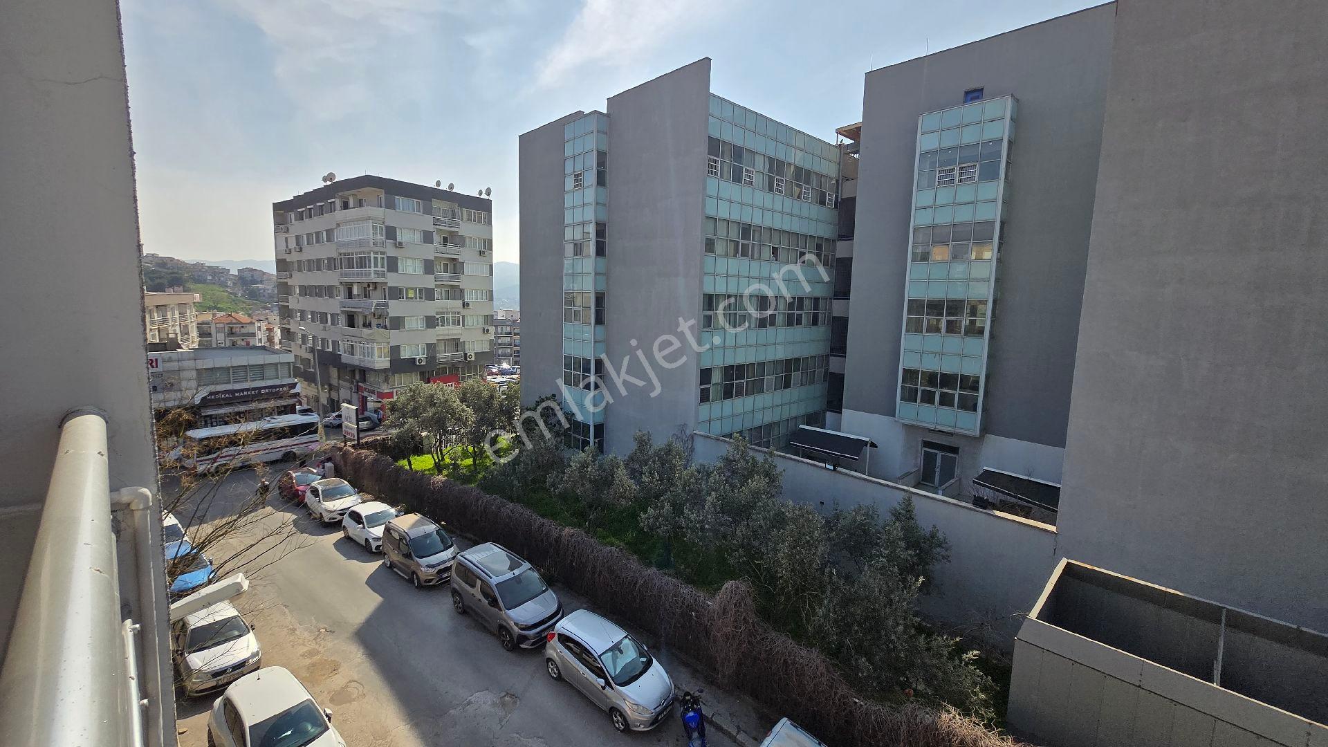 Yeşilyurt Devlet Hastanesi Karşısı 3+1 Doğalgazlı Deniz Manzaralı Çift Balkonlu Masrafsız - Görsel 5