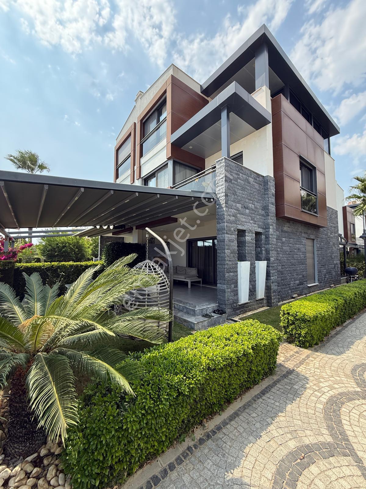 Rota Emlak'tan Denize Sıfır Site İçerisinde 4+1 Lüx Villa - Görsel 27
