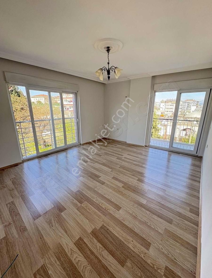 Serik Üniversite Civarı Satılık 4+1 Dubleks Ferah Daire