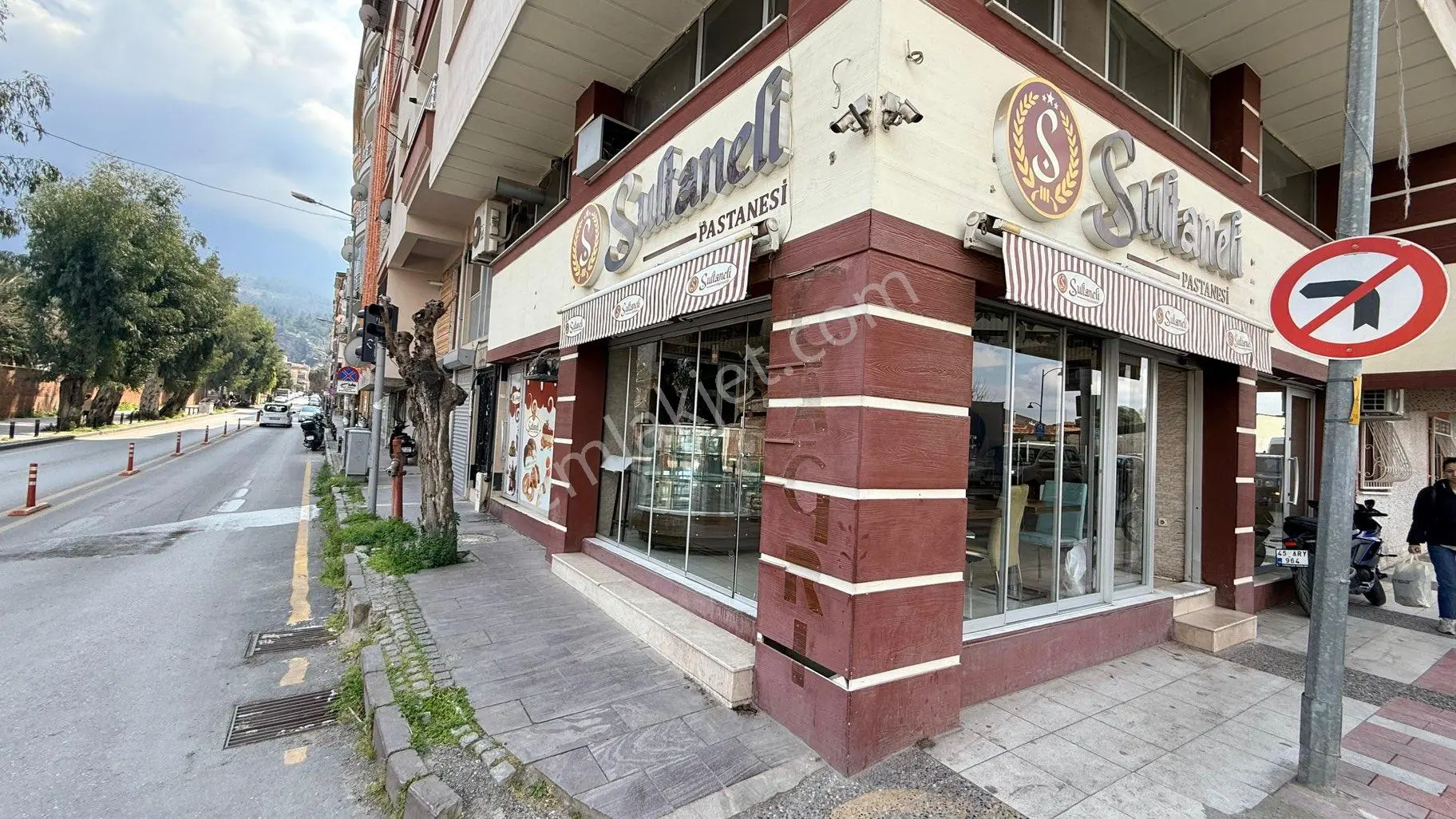 Manisa/şehzadeler/şehitler Mah. Köşe Konum Satılık Dükkan ⭕️