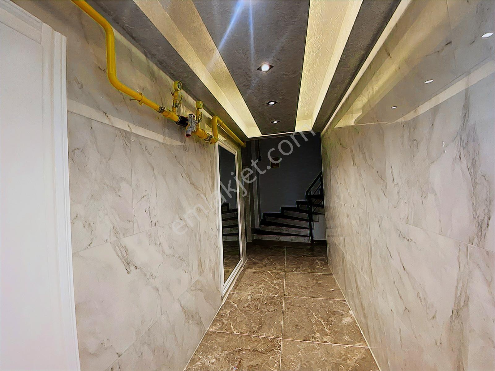 Esenevler Sıfır 1+1 Eşyalı |geniş Balkon| Merkezi Konum - Görsel 11