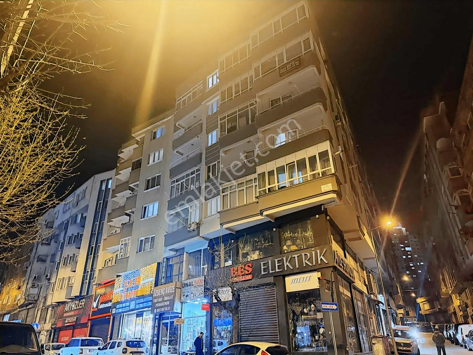 Bm Real Estate Gazcılar Cadde Üzerinde Asansörlü 2+1 Daire