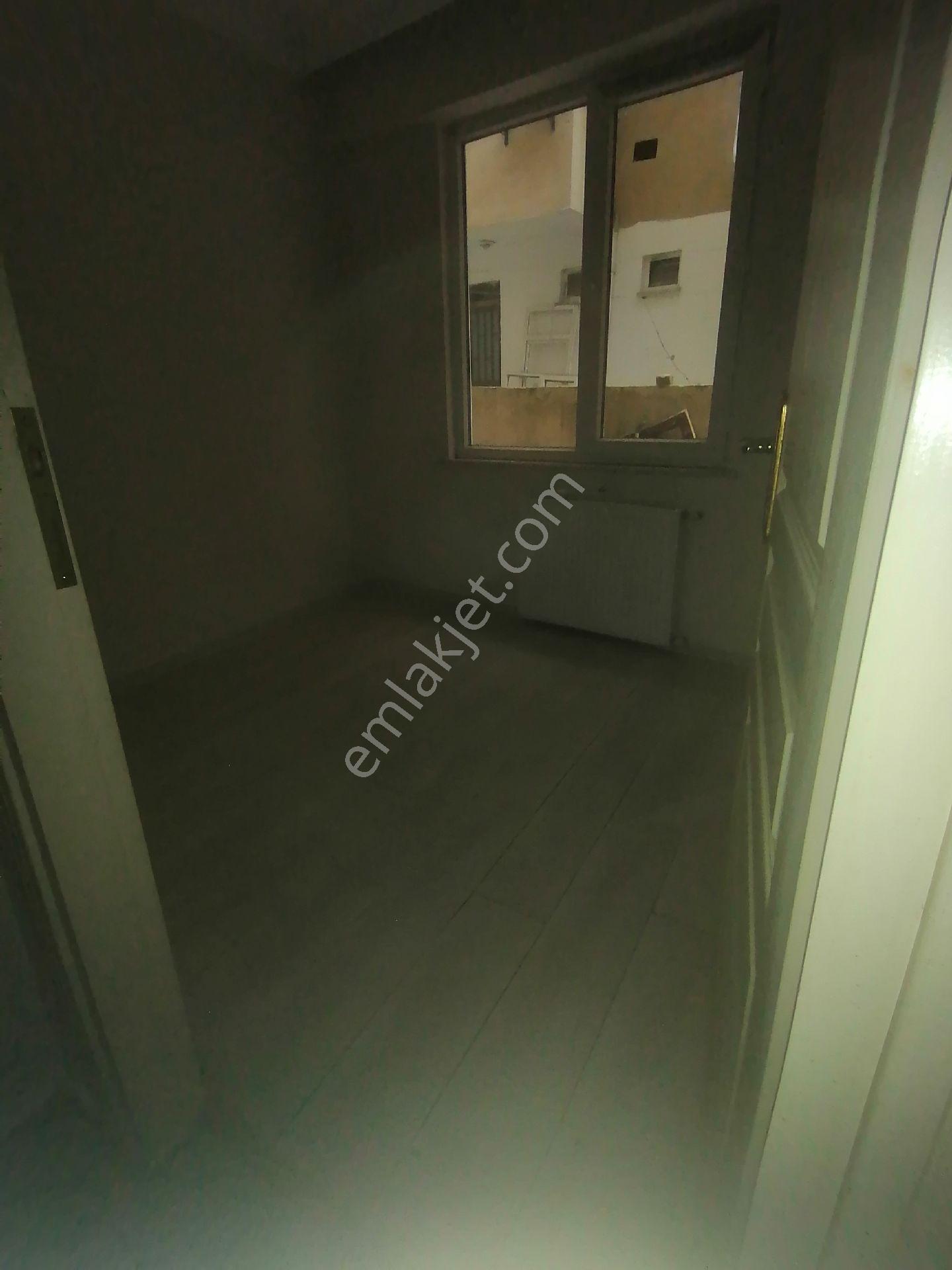 Ümraniye Yamanevler Metro Yürüme Mesafeli Temiz Daire 2+1 90 Metre Balkonlu Boyalı - Görsel 8