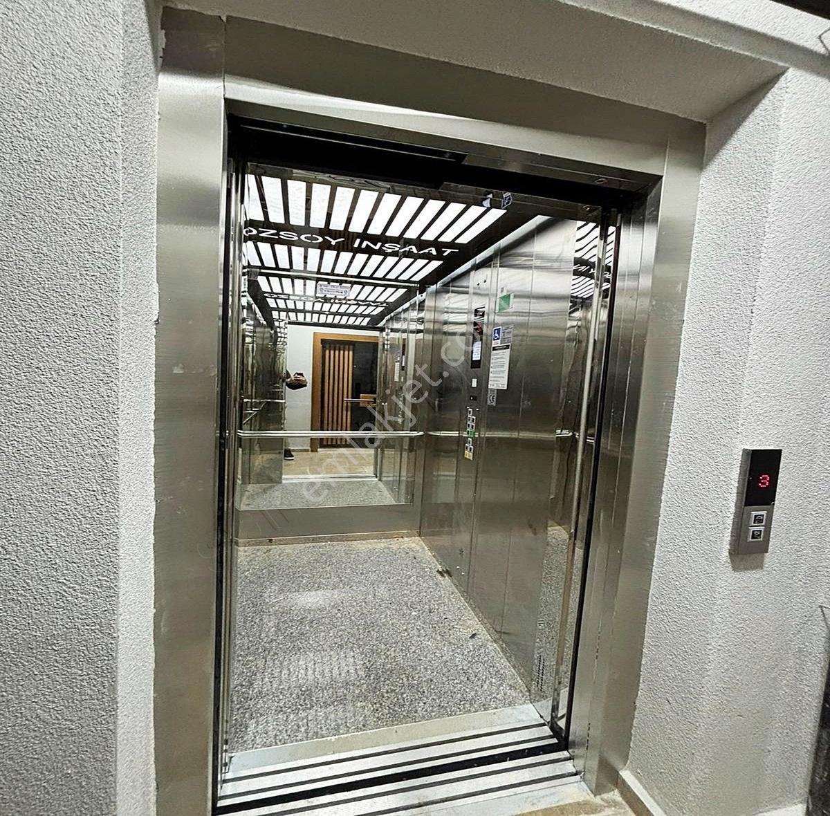 Sultanbeyli'de 90m² 2+1 Lüks Daire - Metroya Yakın