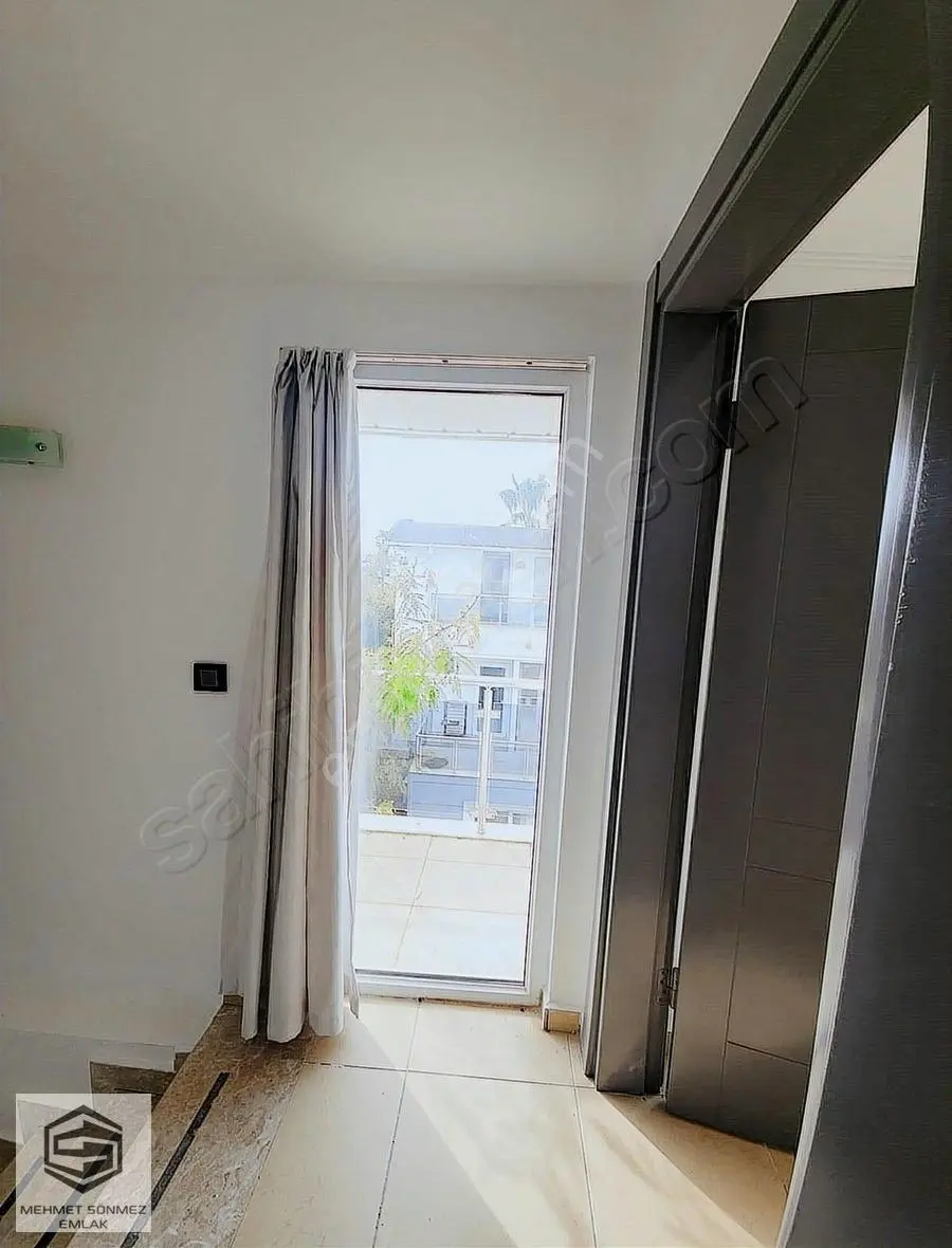 Belek'te Havuzu Site'de 4+1 Tripleks Köşe Villa - Görsel 4