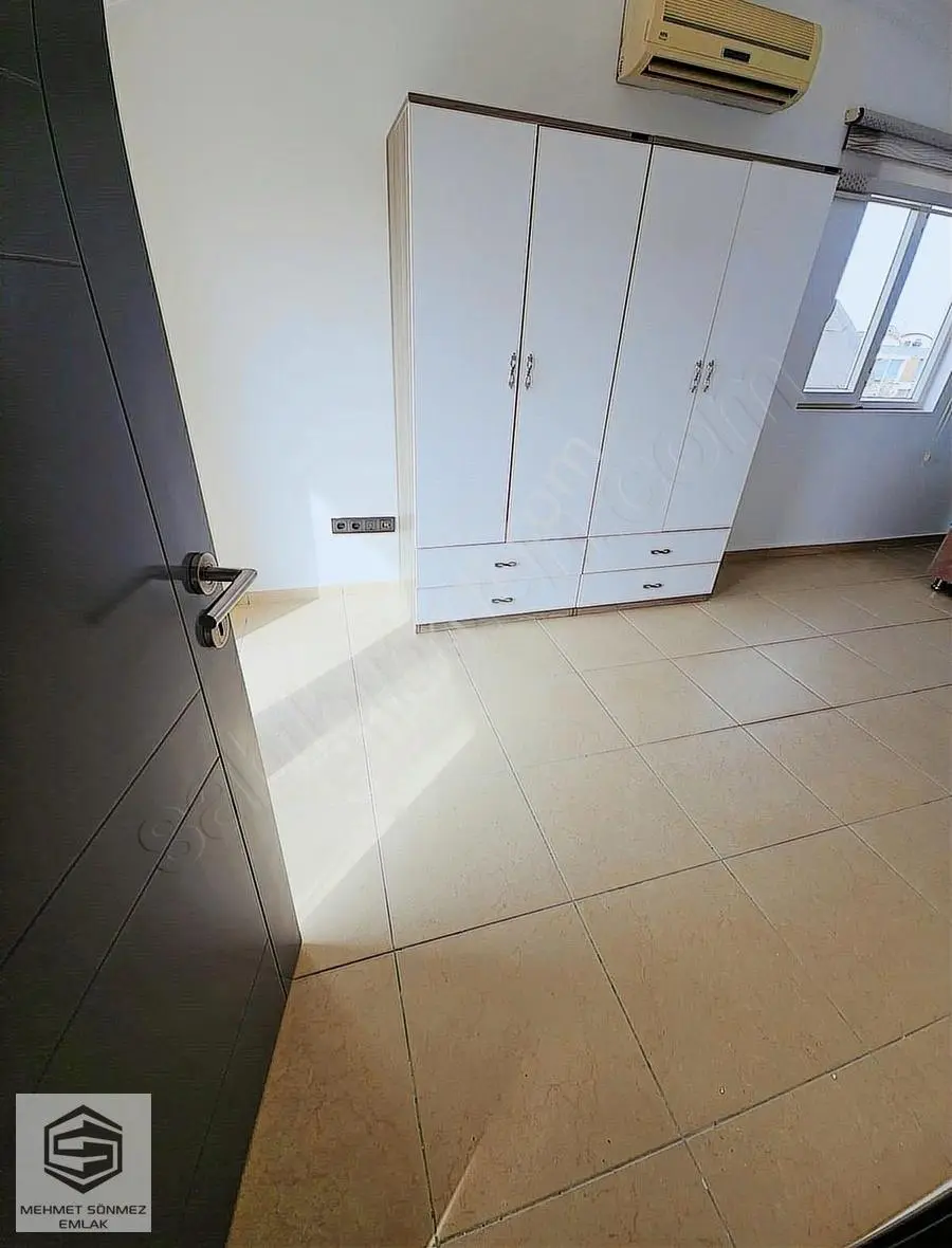 Belek'te Havuzu Site'de 4+1 Tripleks Köşe Villa