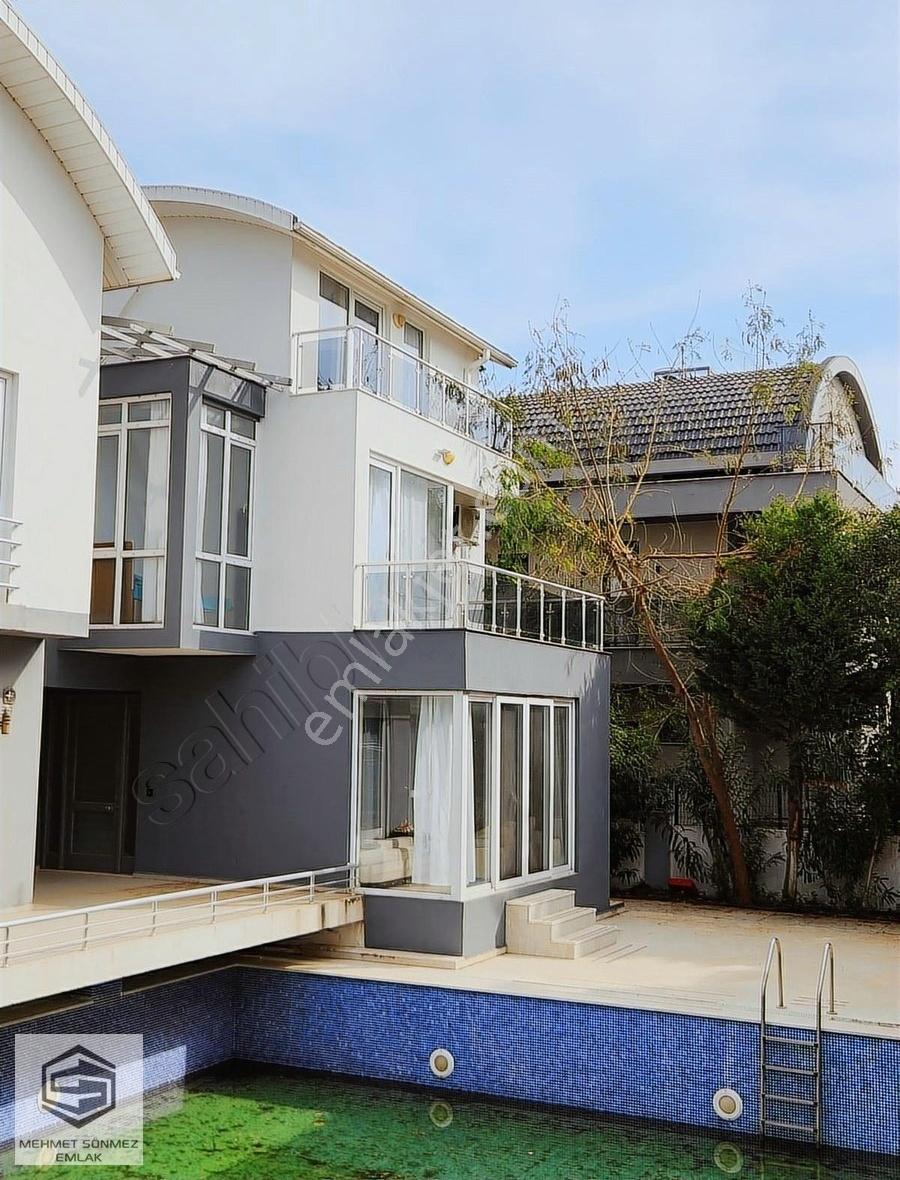 Belek'te Havuzu Site'de 4+1 Tripleks Köşe Villa - Görsel 25