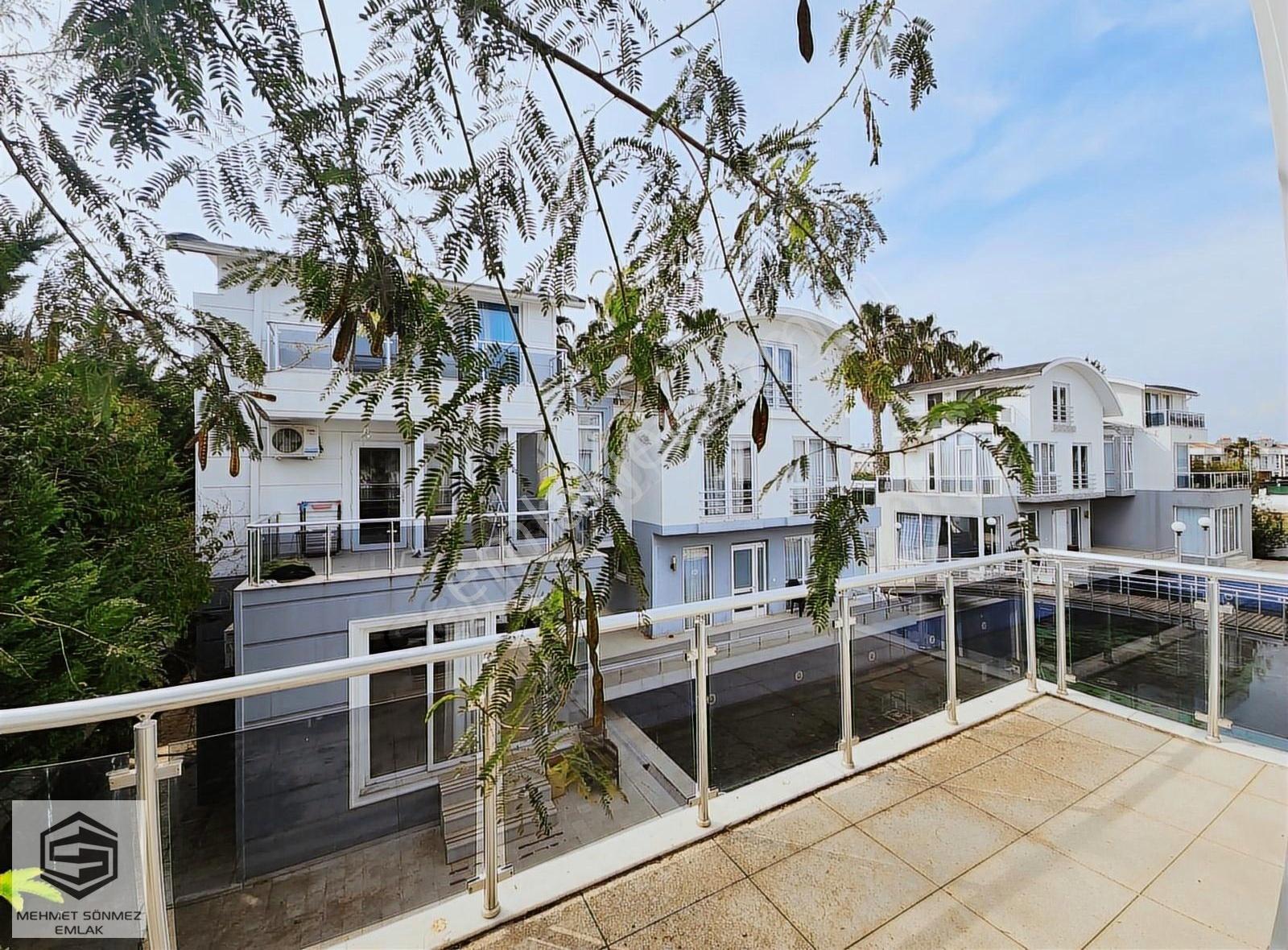 Belek'te Havuzu Site'de 4+1 Tripleks Köşe Villa - Görsel 15