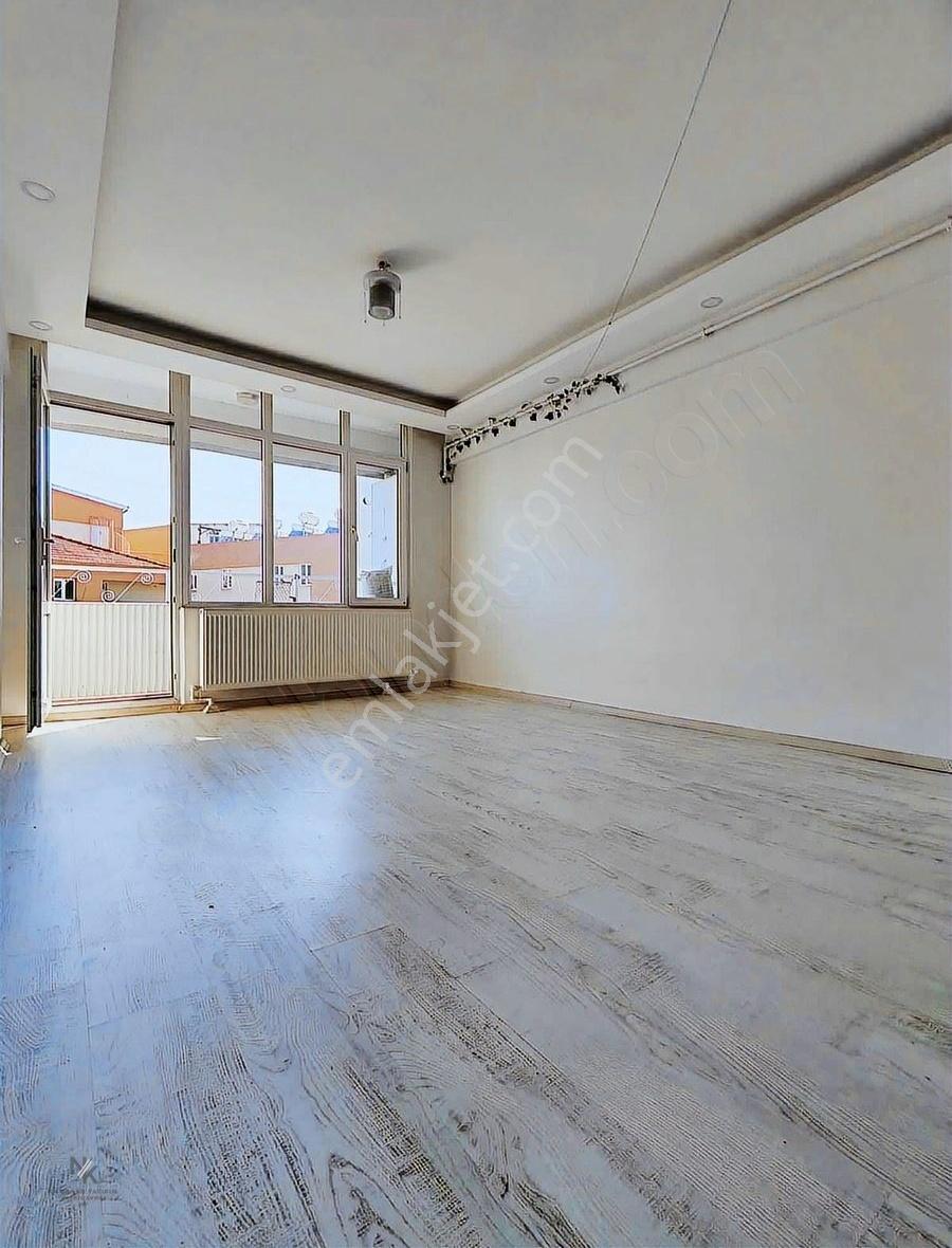 Hilaliye Caddesinde 2+1 | 90 M² | Fırsat Daire - Görsel 12