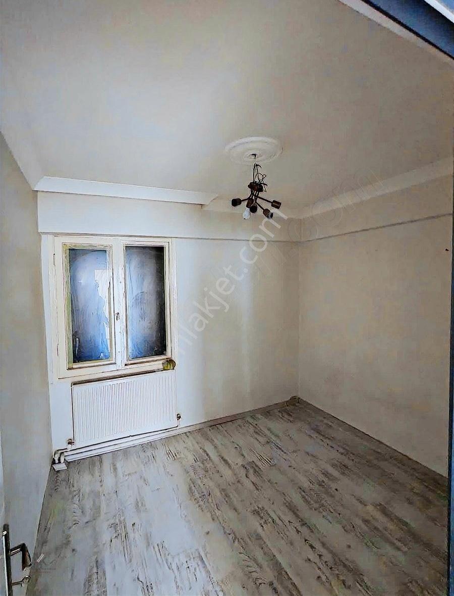 Hilaliye Caddesinde 2+1 | 90 M² | Fırsat Daire