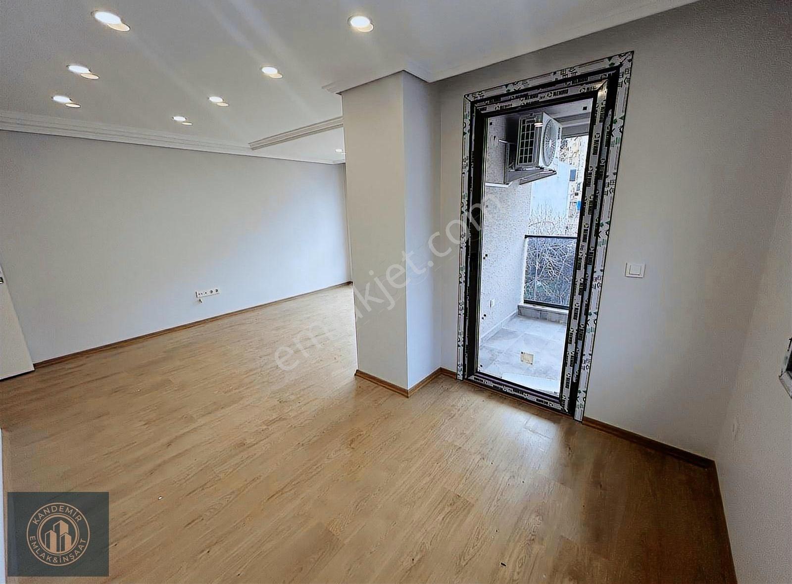 Üsküdar Merkez Nevçarşı Yanında 2+1 Otoparklı Daire - Görsel 13