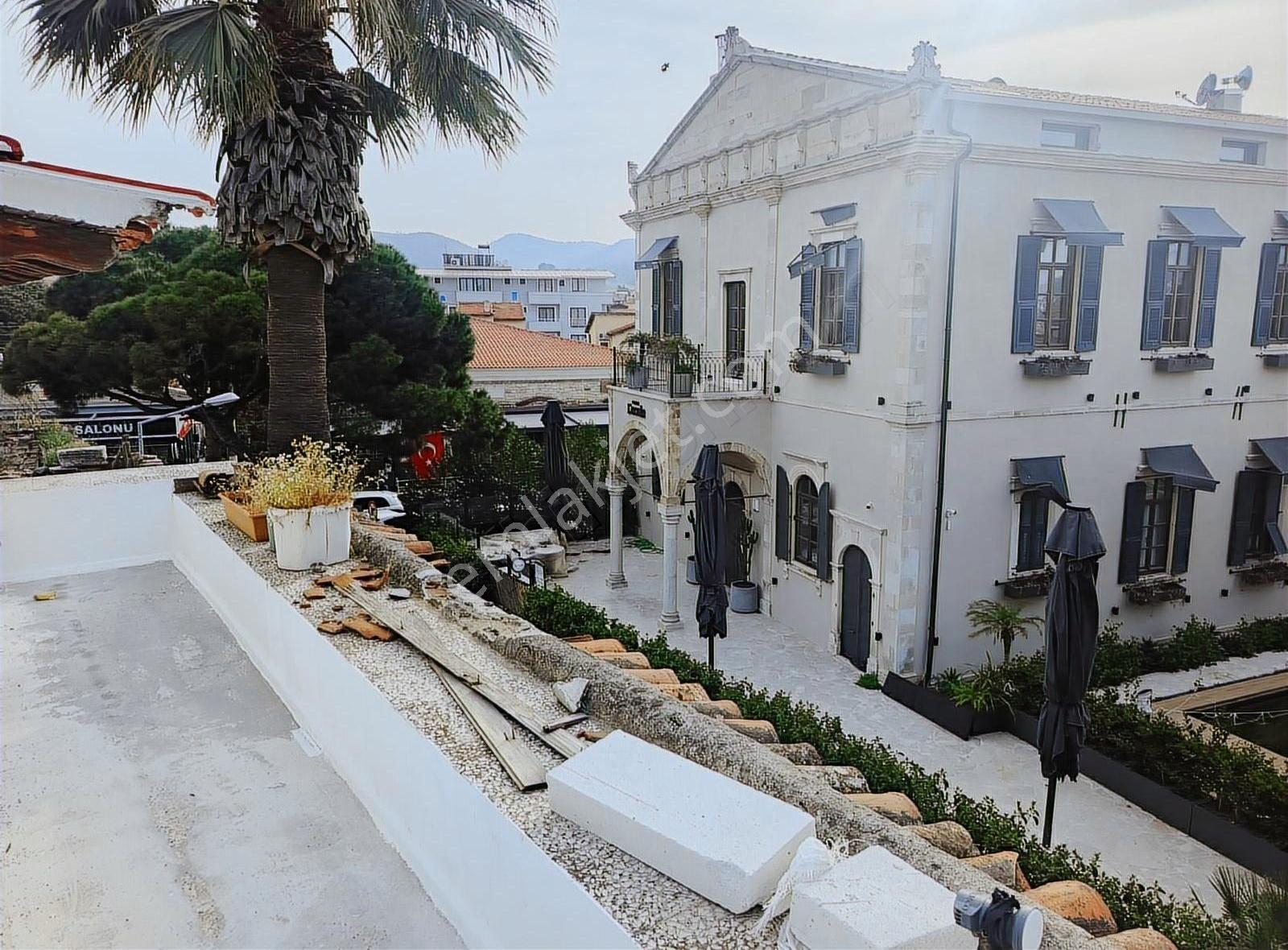 Yenifoça Tam Merkezde Mustakil Tadilatlı Konut