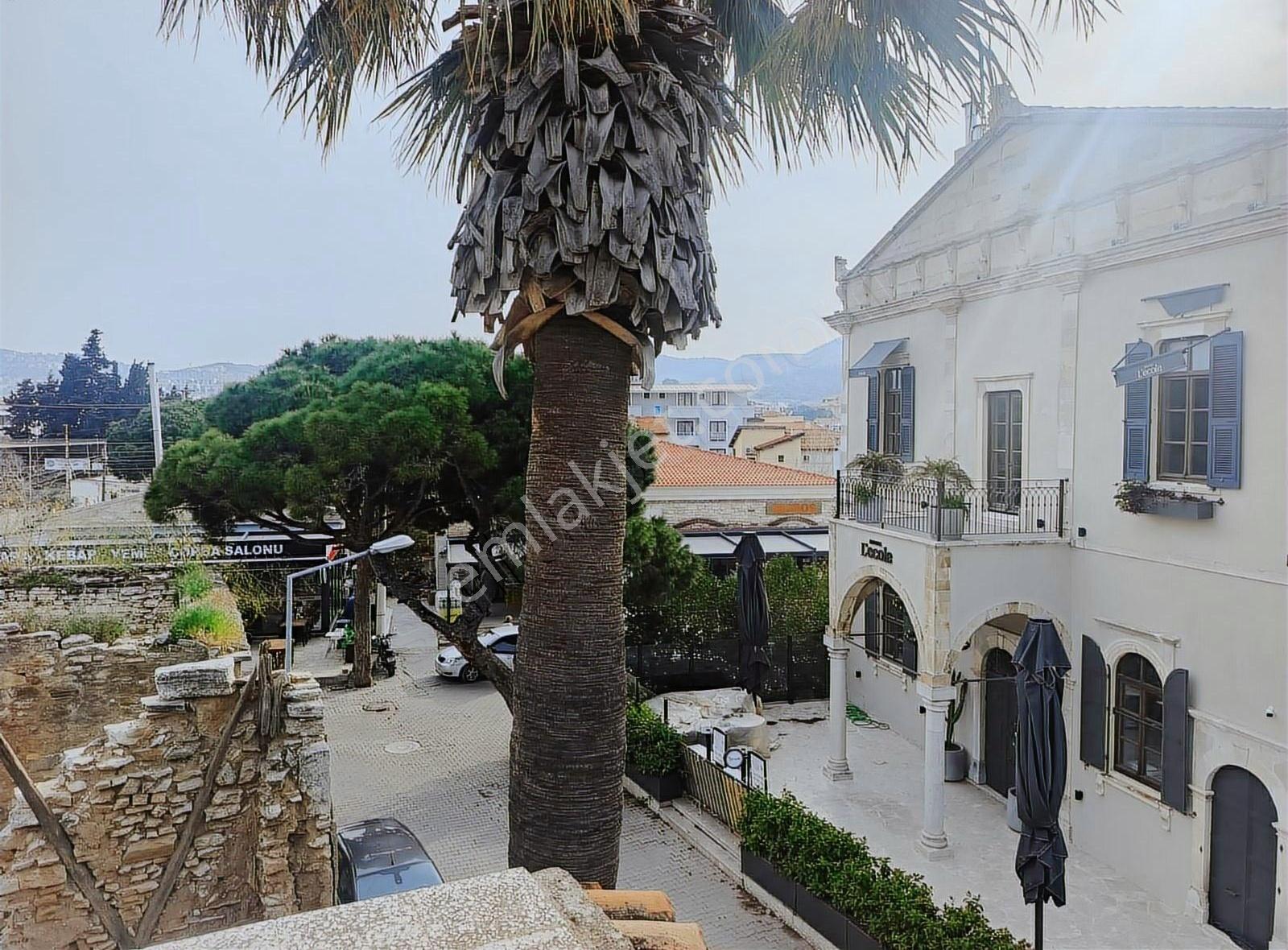Yenifoça Tam Merkezde Mustakil Tadilatlı Konut - Görsel 3