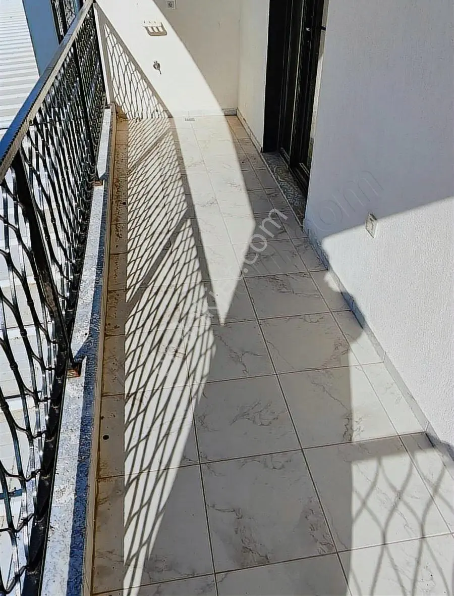 Foça Yenibağarasında Tam Merkezde 1+1 Sıfır Daire - Görsel 12