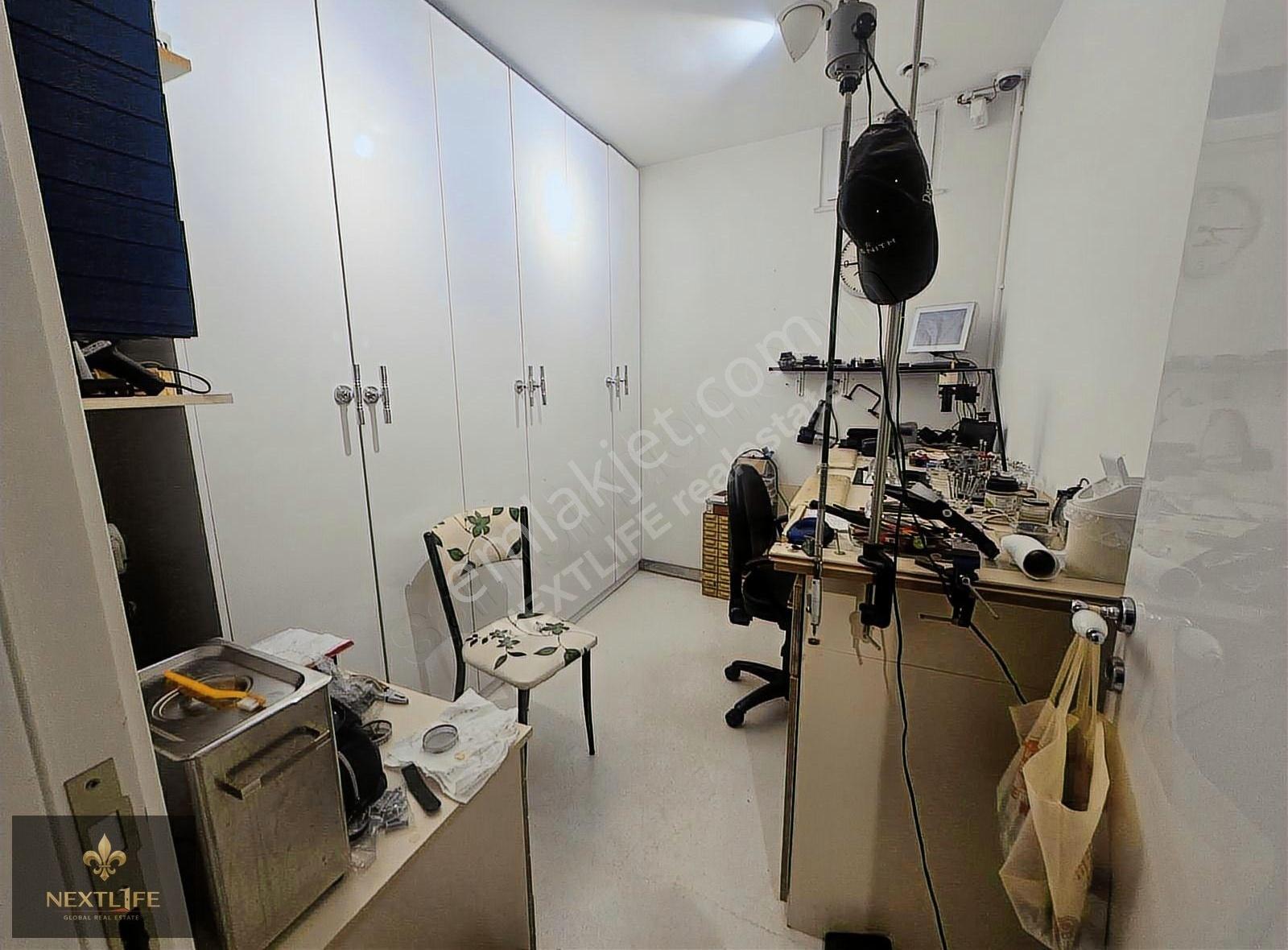 Lara Caddesi 120m2 M2 Dubleks Dukkan