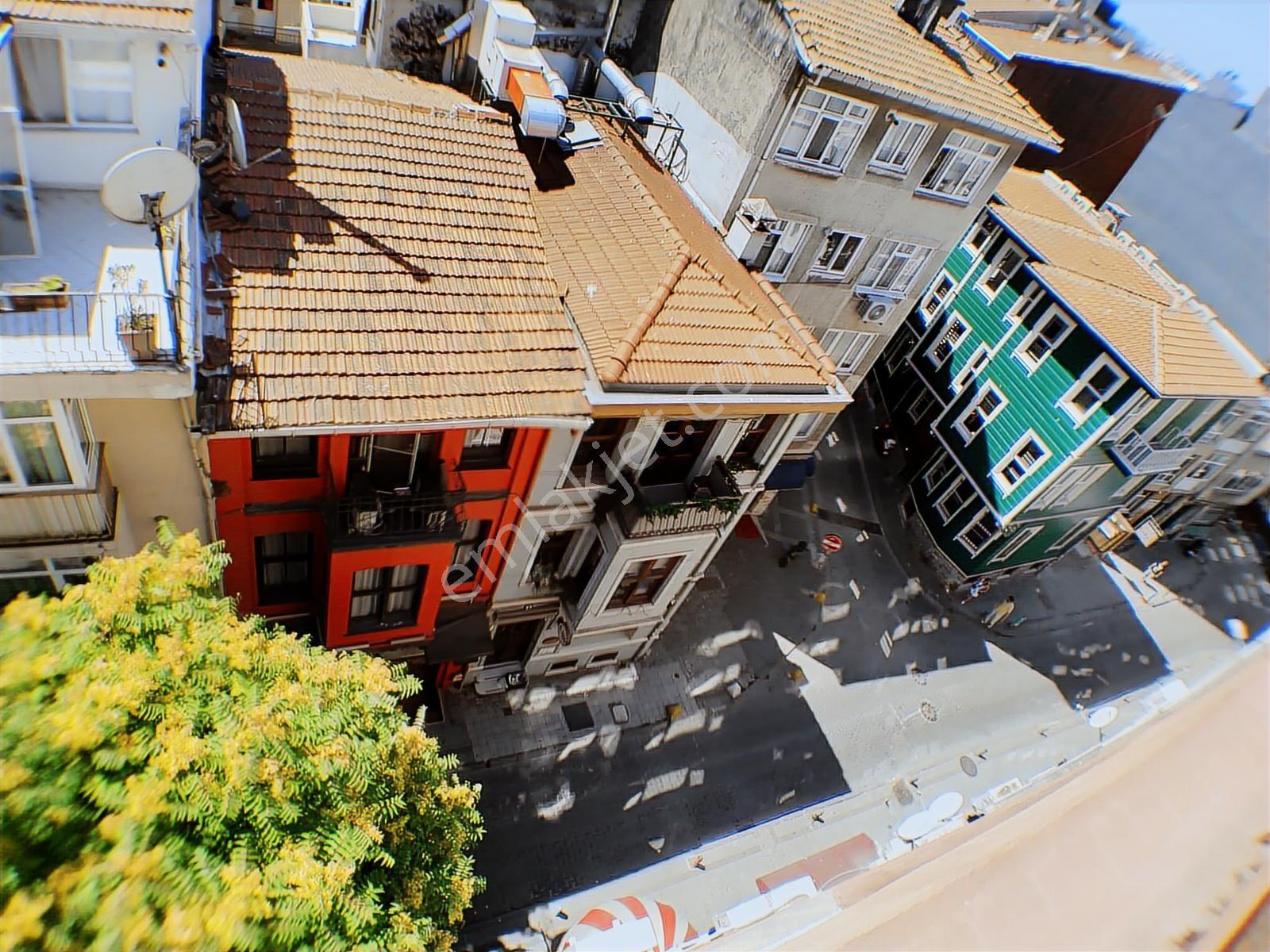 Kadıköy Moda'da Deniz Man Kapalı Mutfak Çift Teraslı İskanlı 2+1 - Görsel 31