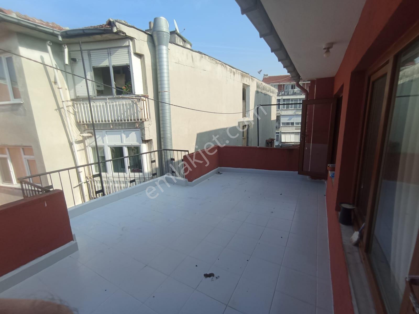 Kadıköy Moda'da Deniz Man Kapalı Mutfak Çift Teraslı İskanlı 2+1 - Görsel 21