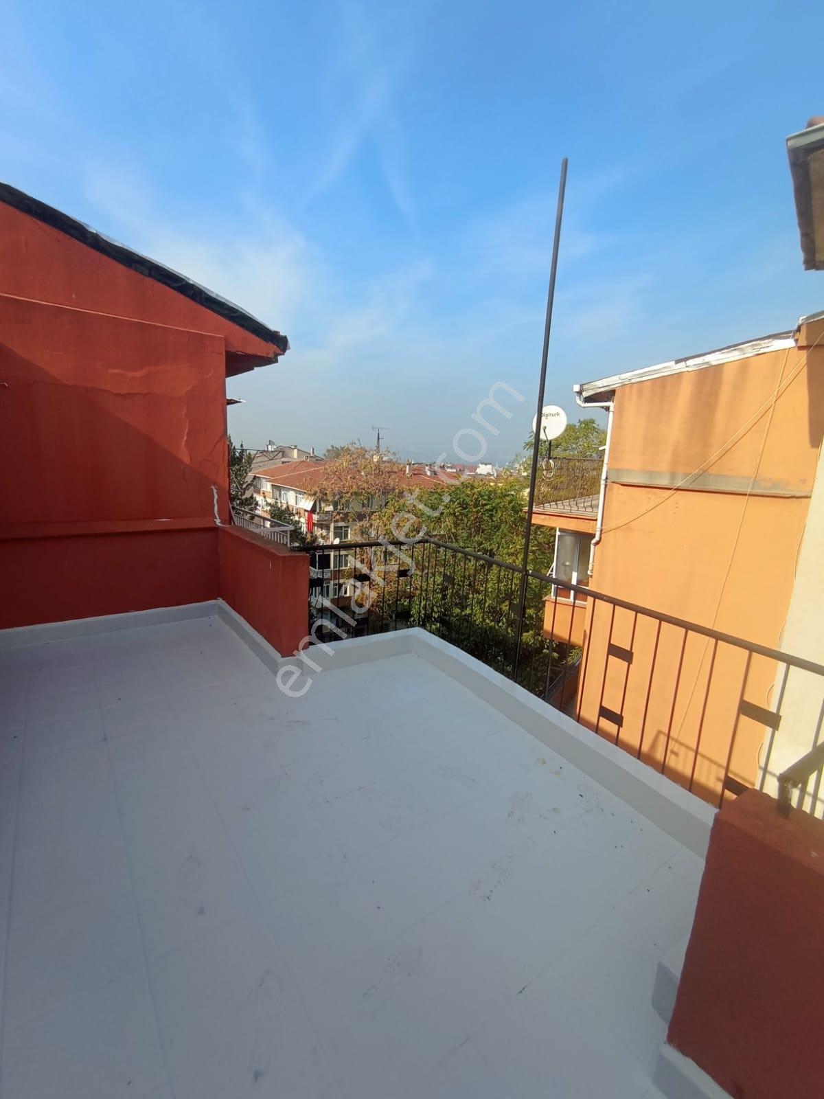 Kadıköy Moda'da Deniz Man Kapalı Mutfak Çift Teraslı İskanlı 2+1 - Görsel 24