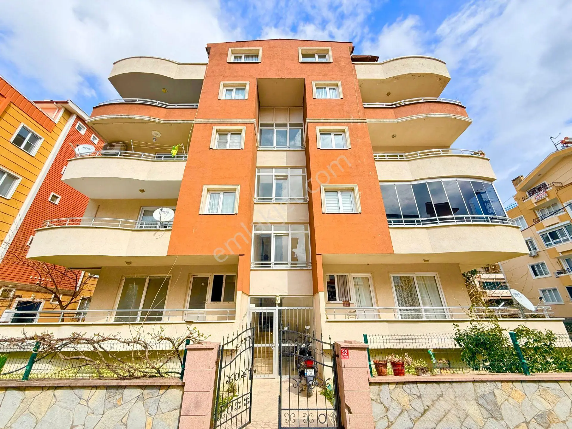 ▶ ▶akçay Körfez'den Denize Yakın Ara Kat Ön Cephe Fırsat 3+1 Daire