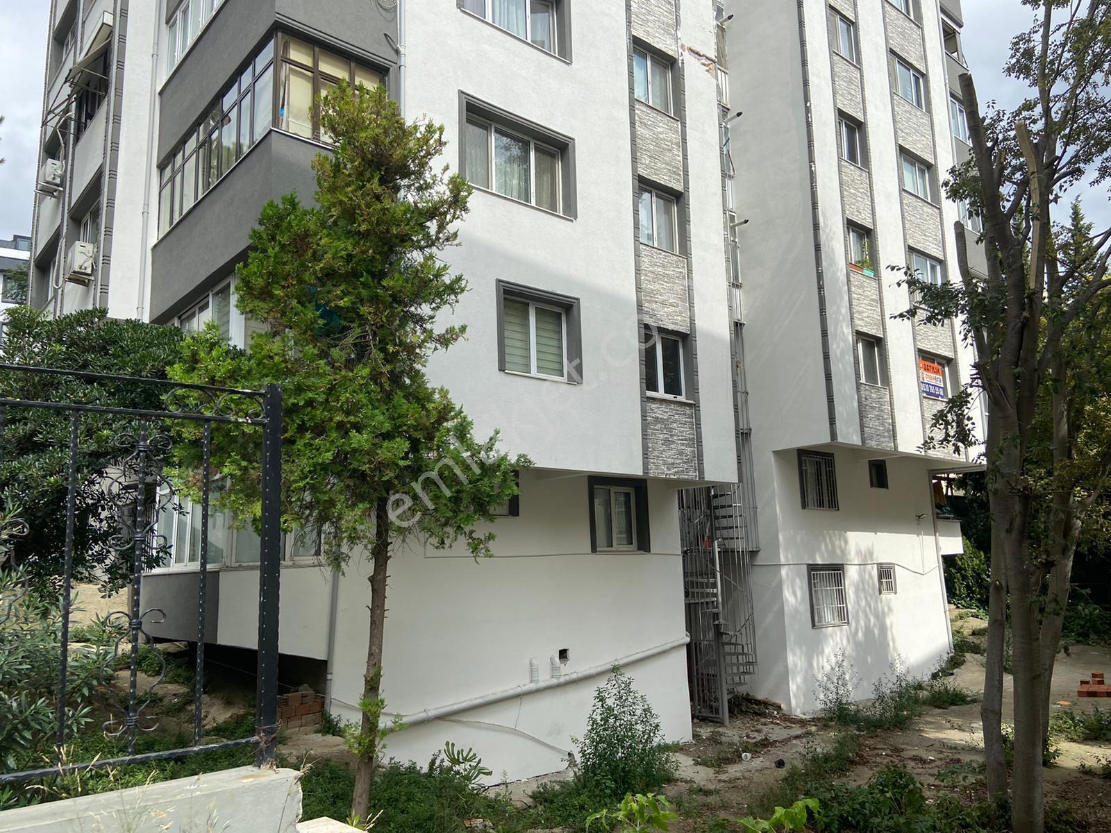 Bakırköy De Isı Yalıtımlı 30 Yıllık 3+1 115m2 2.kat Asansörlü