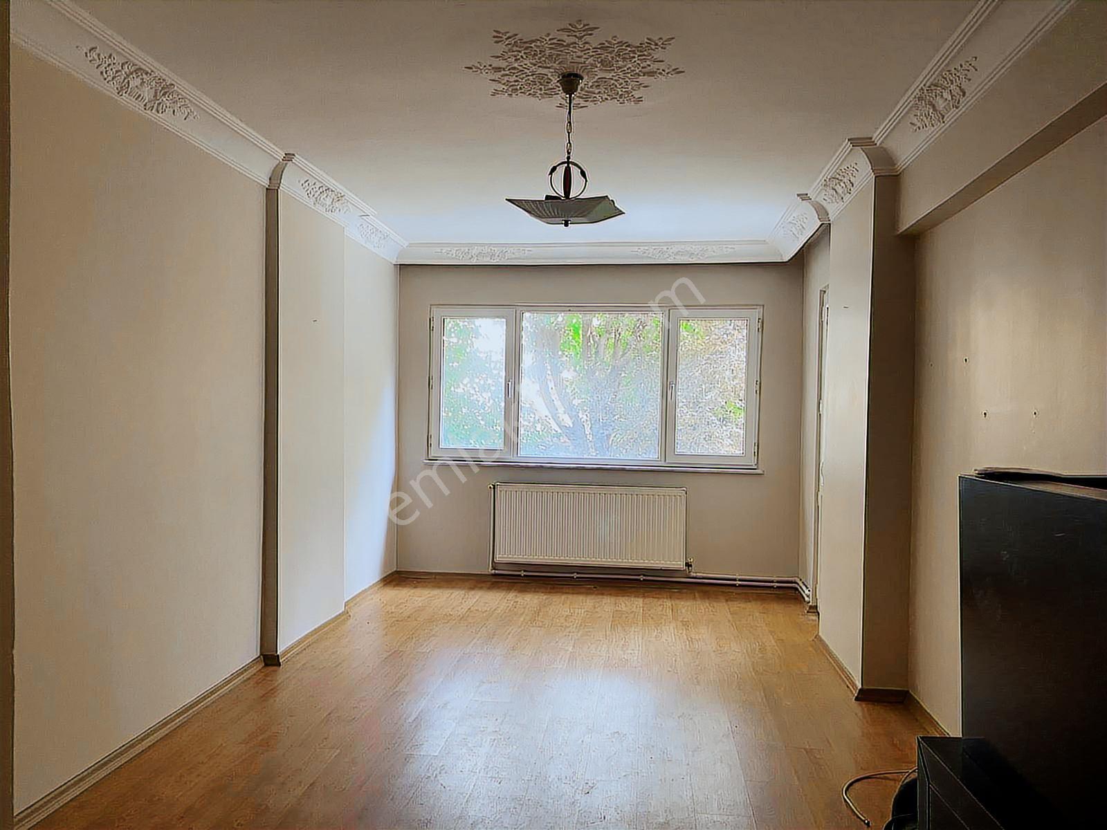 Bakırköy De Isı Yalıtımlı 30 Yıllık 3+1 115m2 2.kat Asansörlü - Görsel 4