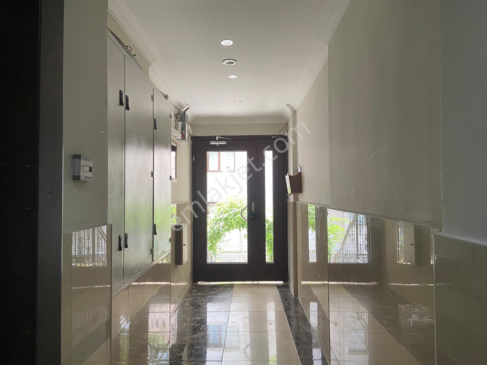 Bakırköy De Isı Yalıtımlı 30 Yıllık 3+1 115m2 2.kat Asansörlü - Görsel 18