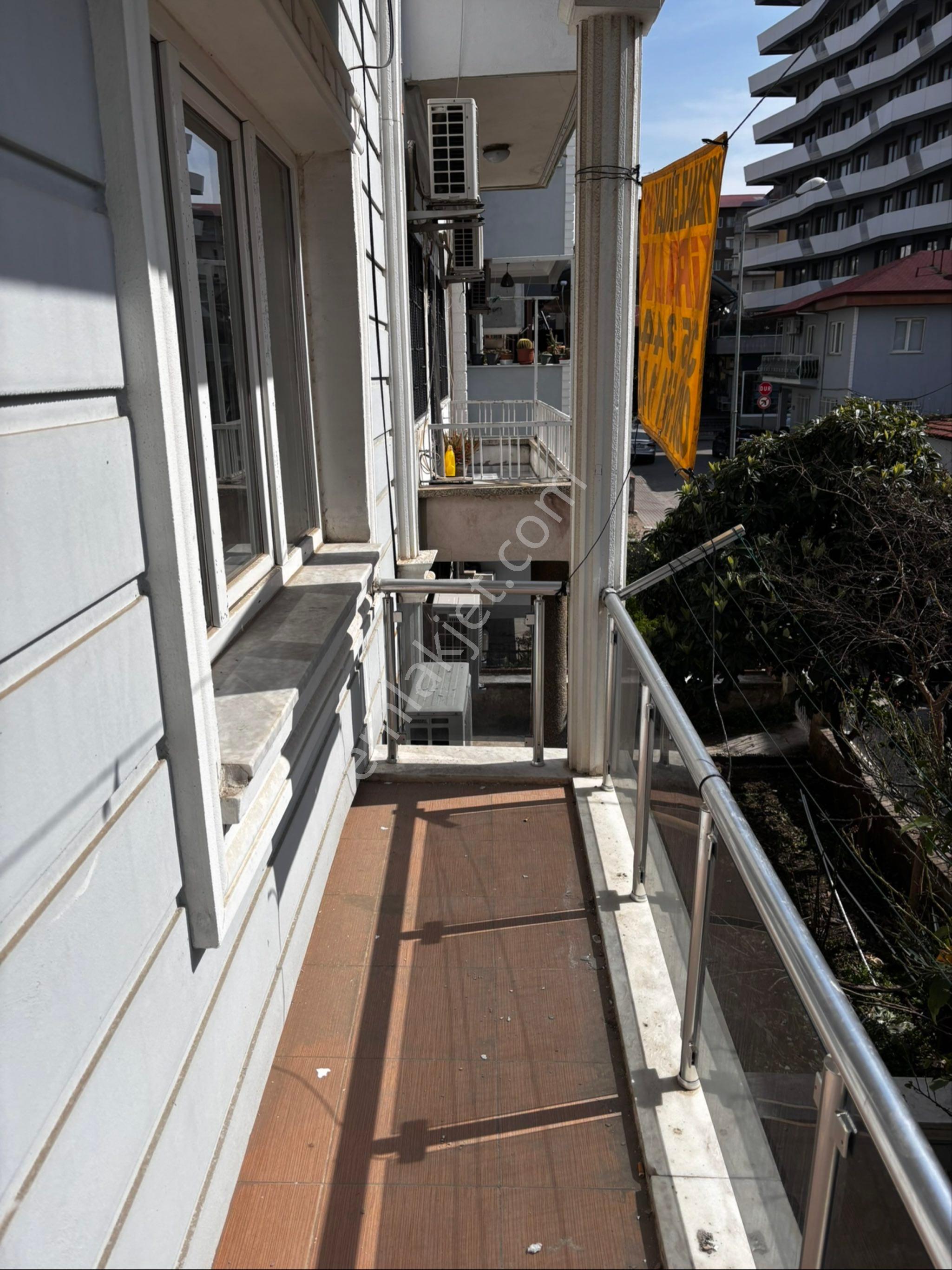 Yeni Mahallede Kiralık 3+1 Doğalgazlı Daire - Görsel 4