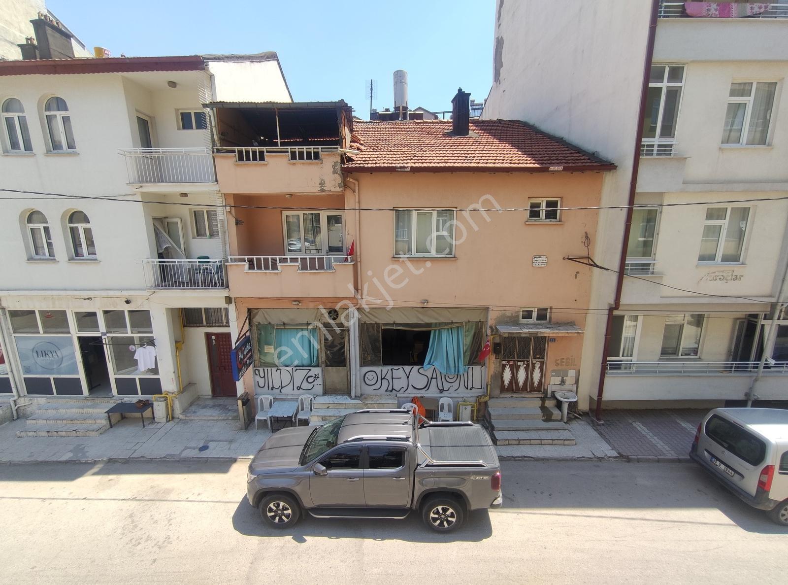 Özpınar ,dan Alaylar 1 Mah. Pazaryeri Üstü İki Katlı Bina 290 M2 - Görsel 4