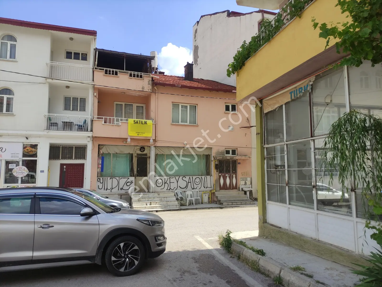 Özpınar ,dan Şehrin Merkezi Pazaryeri Üstü 2 Kat Müstakil 290 M2