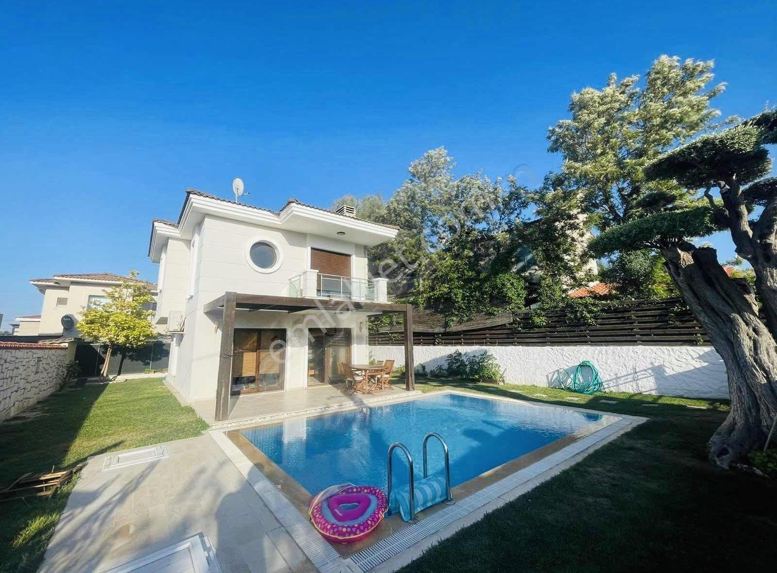 Alaçatı Çarşı Yürüme Mesafi 3+1 Kiralık Tek Müstakil Villa - Görsel 12