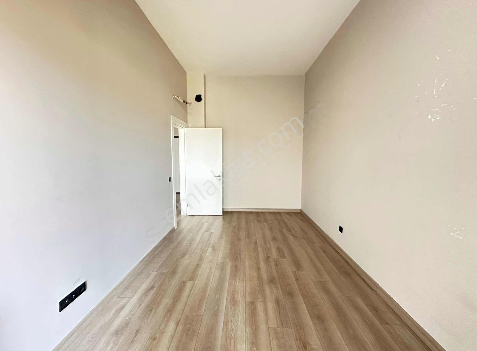 Bornova İkon Tower 1+1 Kiracısız Havuz Cephe Satılık Daire - Görsel 4