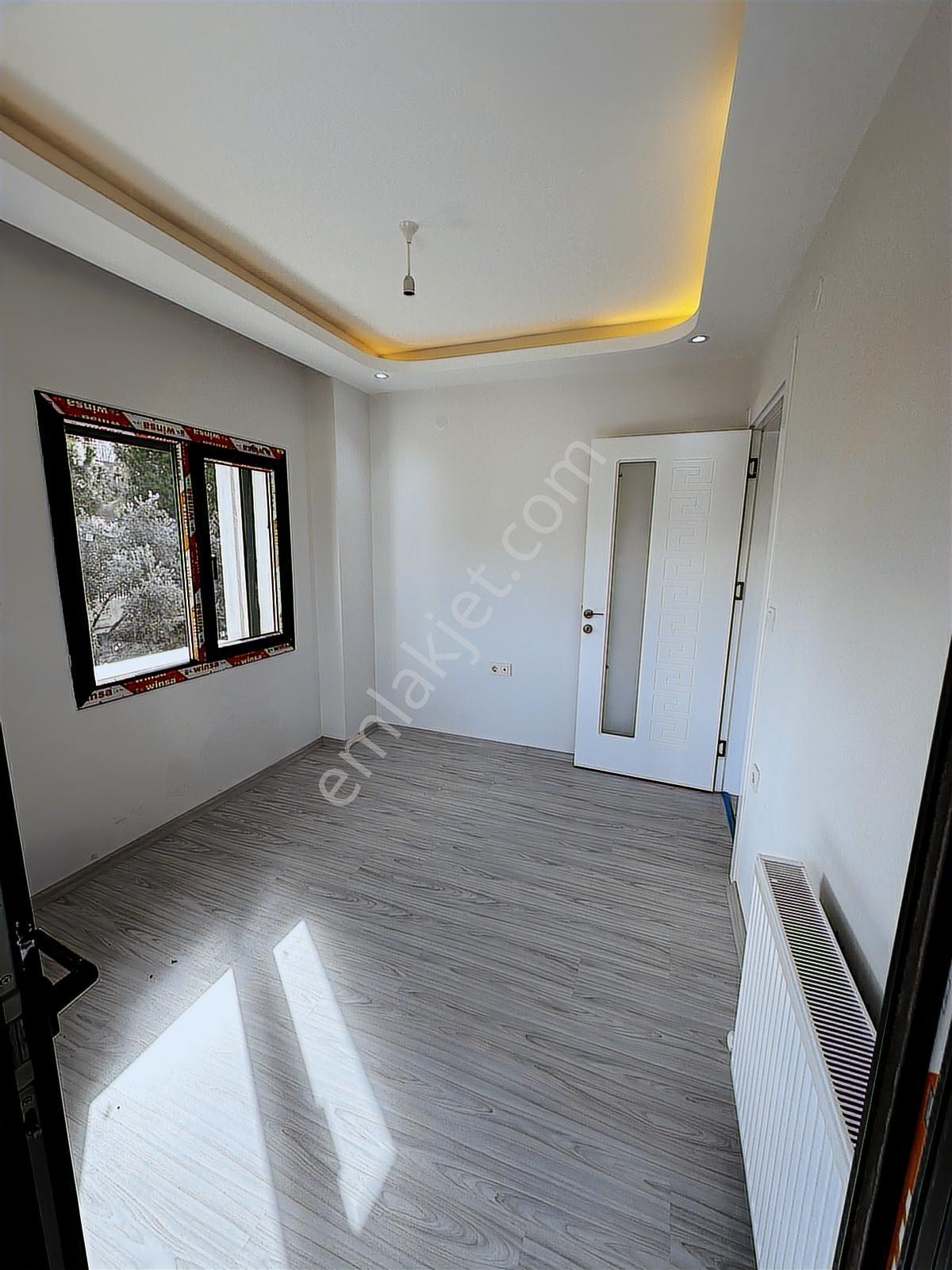 Foça'da Taşınmaya Hazır, Köşe Konumlu Ve Sıfır Tripleks Villa - Görsel 17