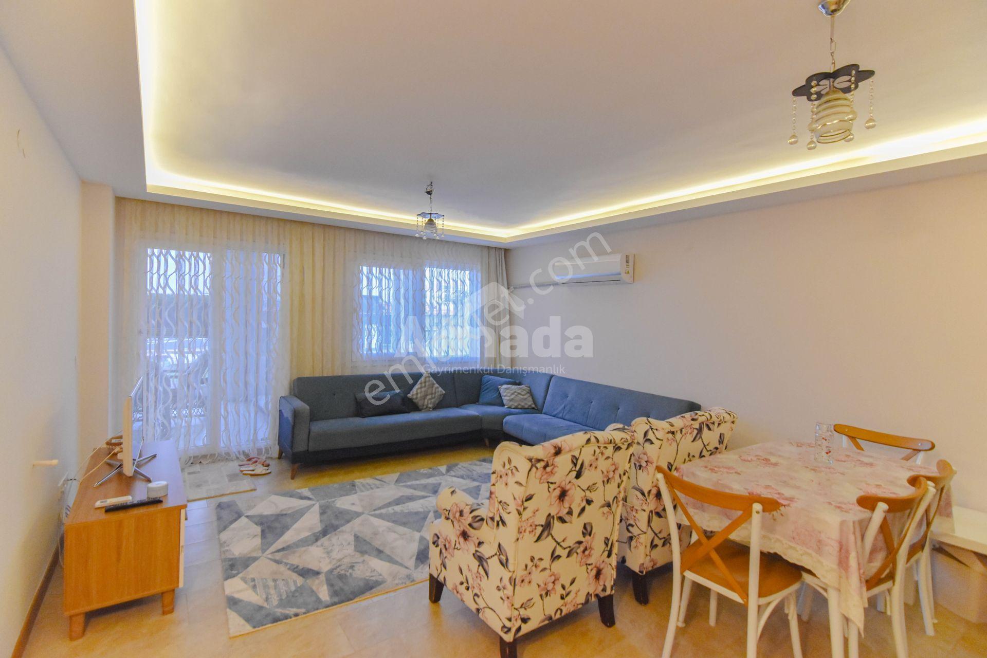 Kuşadası Değirmendere'de Havuzlu Sitede Bahçe Katı 2+1 Daire