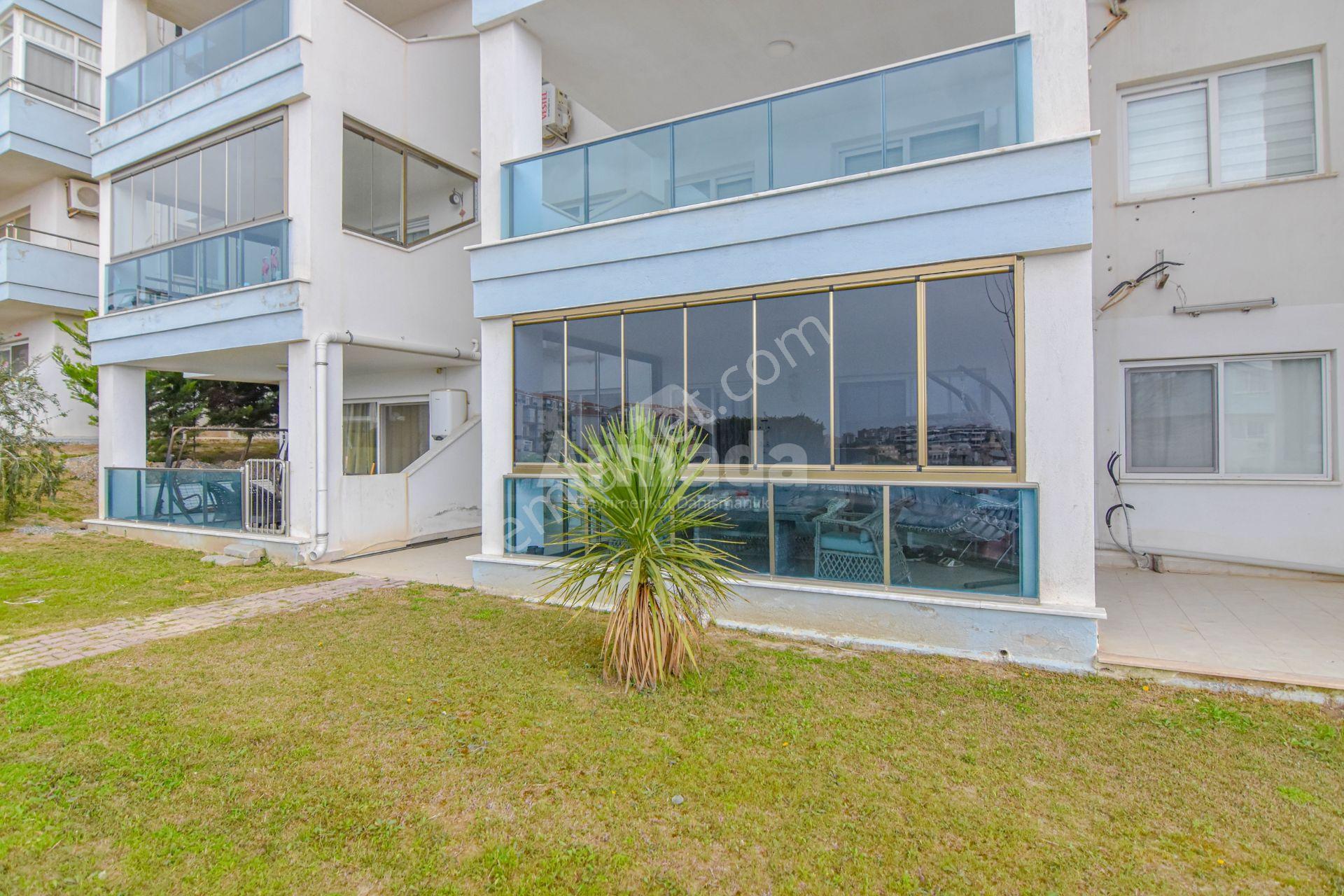 Kuşadası Değirmendere'de Havuzlu Sitede Bahçe Katı 2+1 Daire - Görsel 24