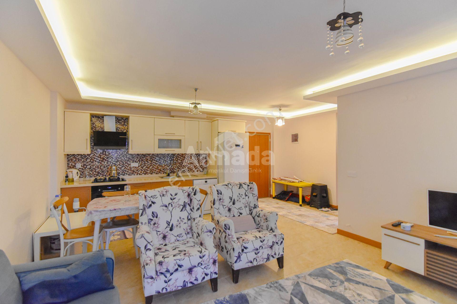 Kuşadası Değirmendere'de Havuzlu Sitede Bahçe Katı 2+1 Daire - Görsel 3