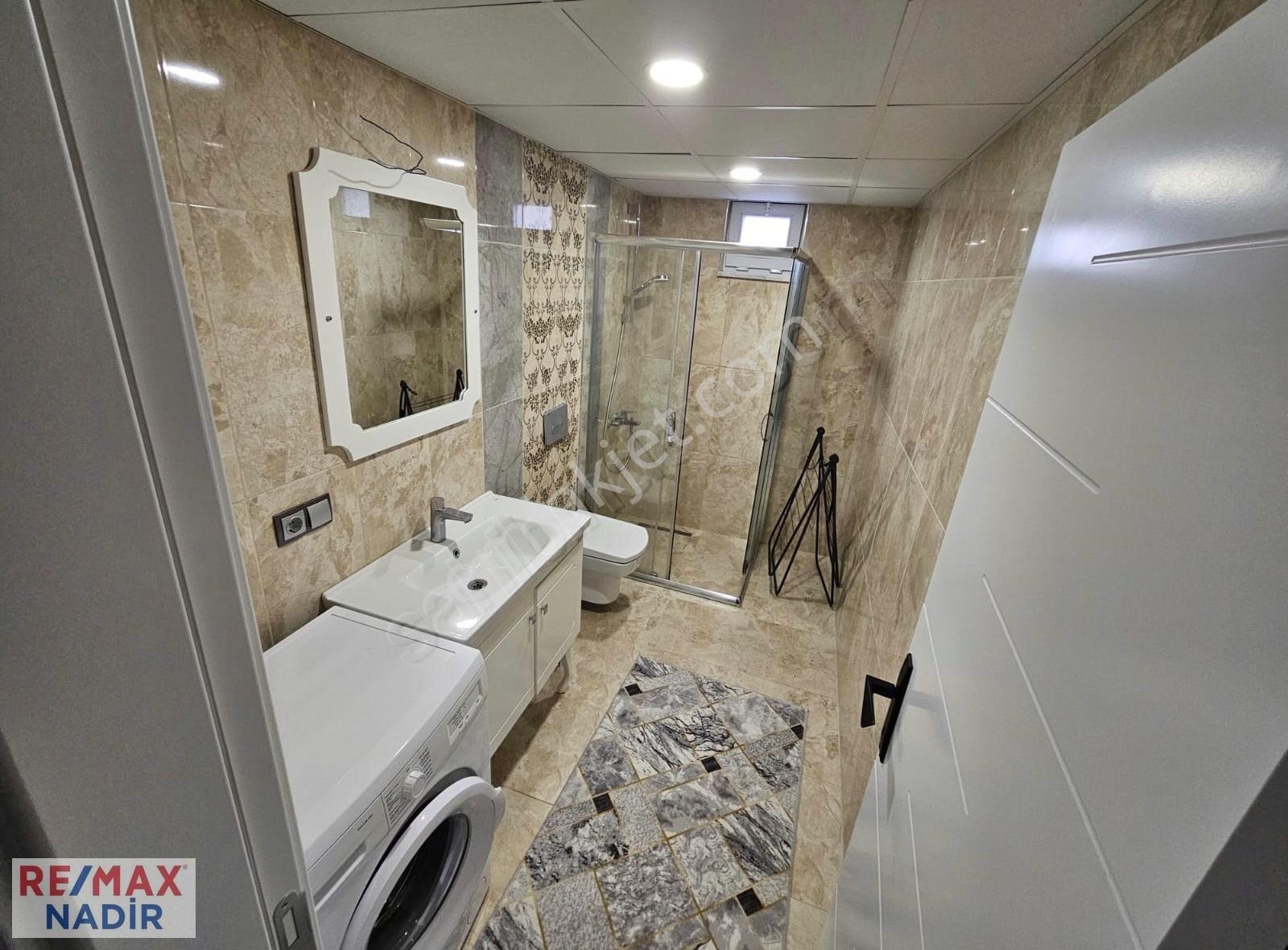 Remax Nadir'den Gaziler Mah.1+1 Eşyalı Kiralık Daire...!