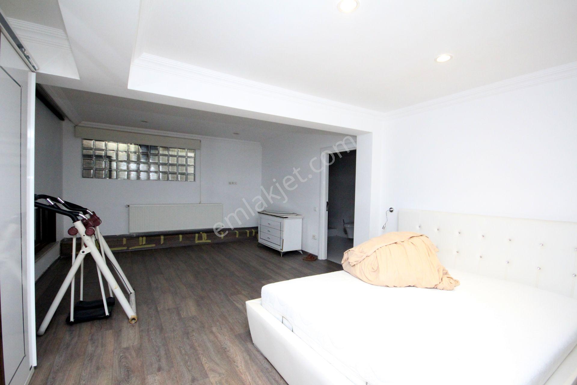 Kiralık 6+1 Tarabya Metroya Yakın Teras Bahçe Şık Klas Müstakil - Görsel 13