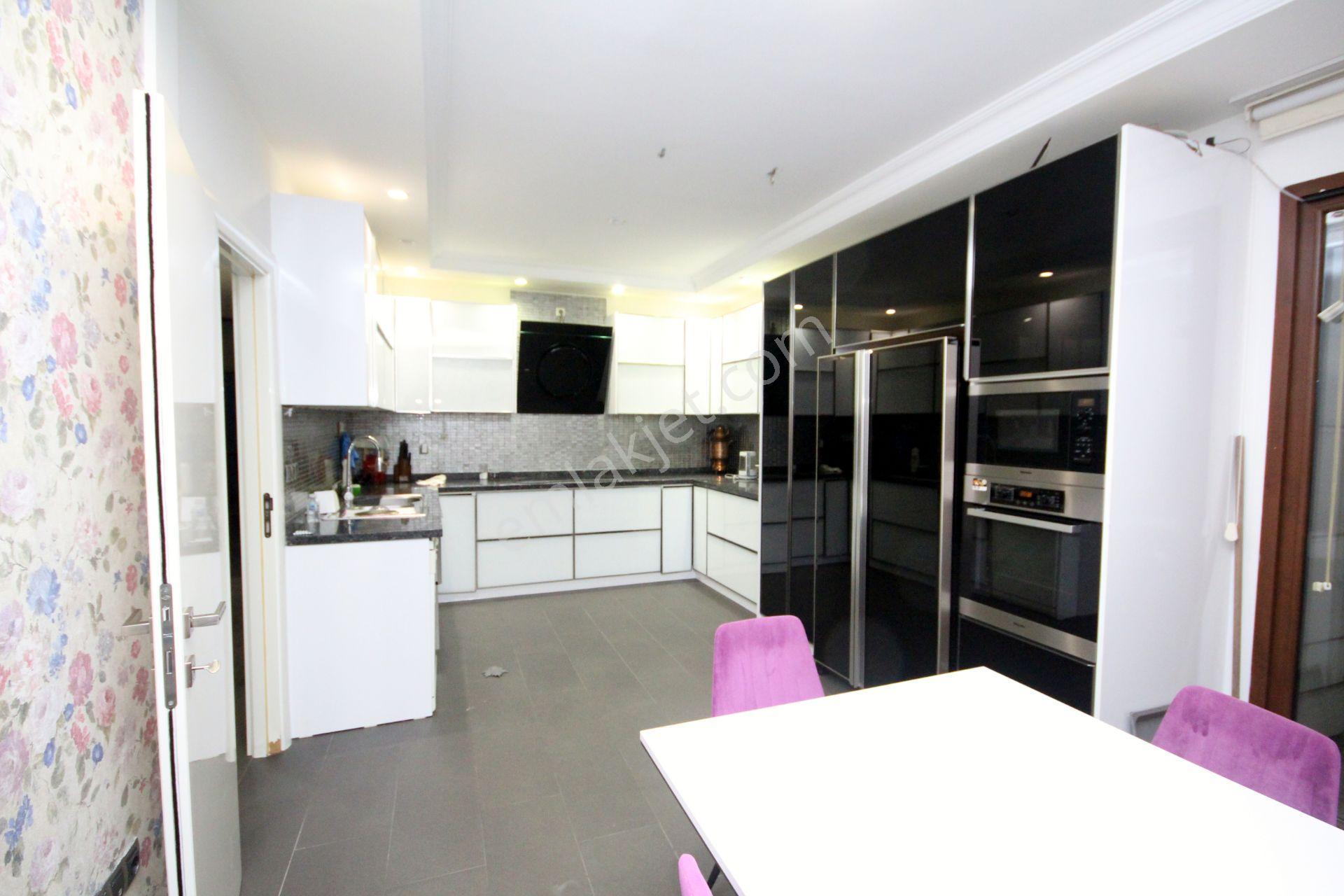 Kiralık 6+1 Tarabya Metroya Yakın Teras Bahçe Şık Klas Müstakil - Görsel 33