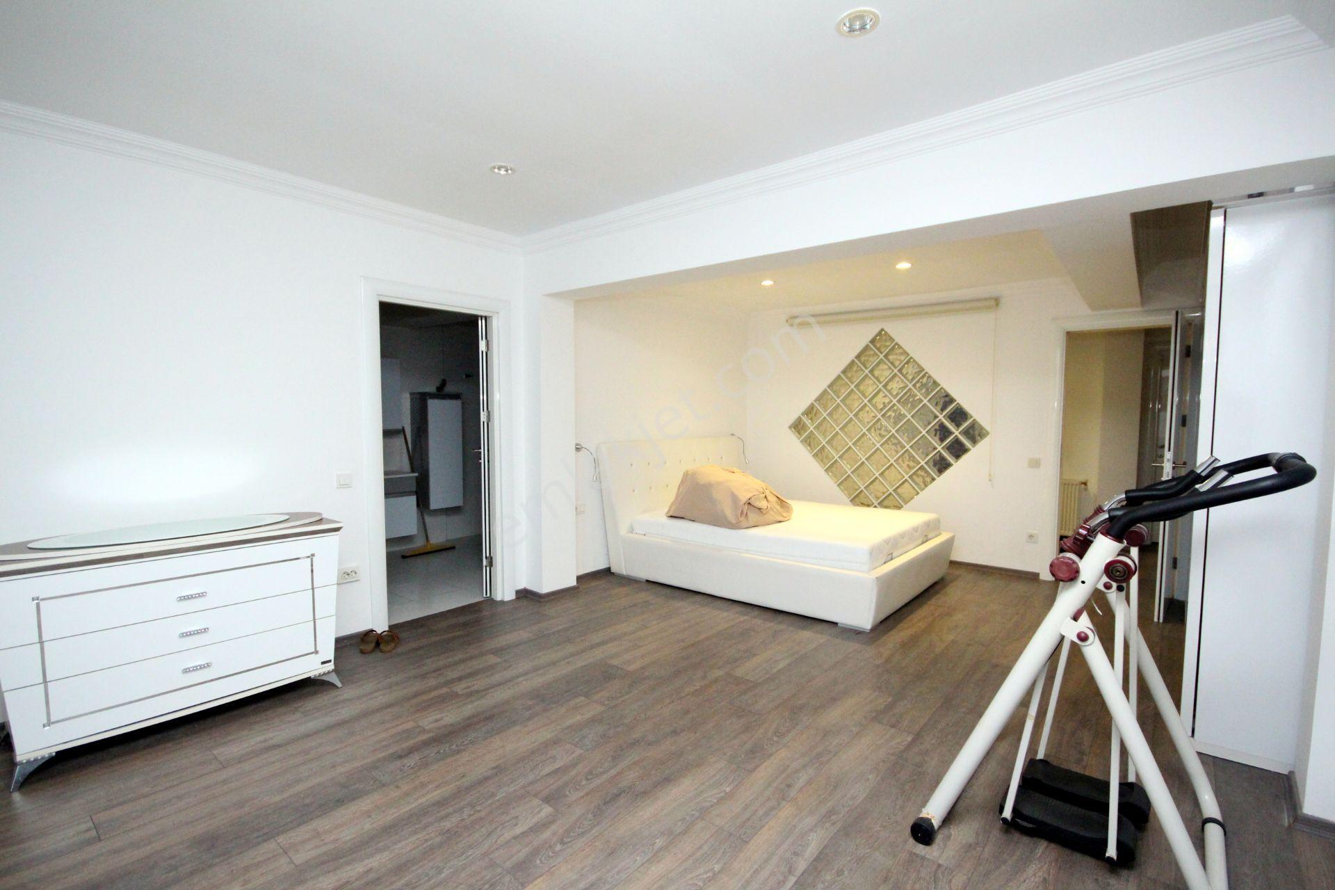 Kiralık 6+1 Tarabya Metroya Yakın Teras Bahçe Şık Klas Müstakil - Görsel 16