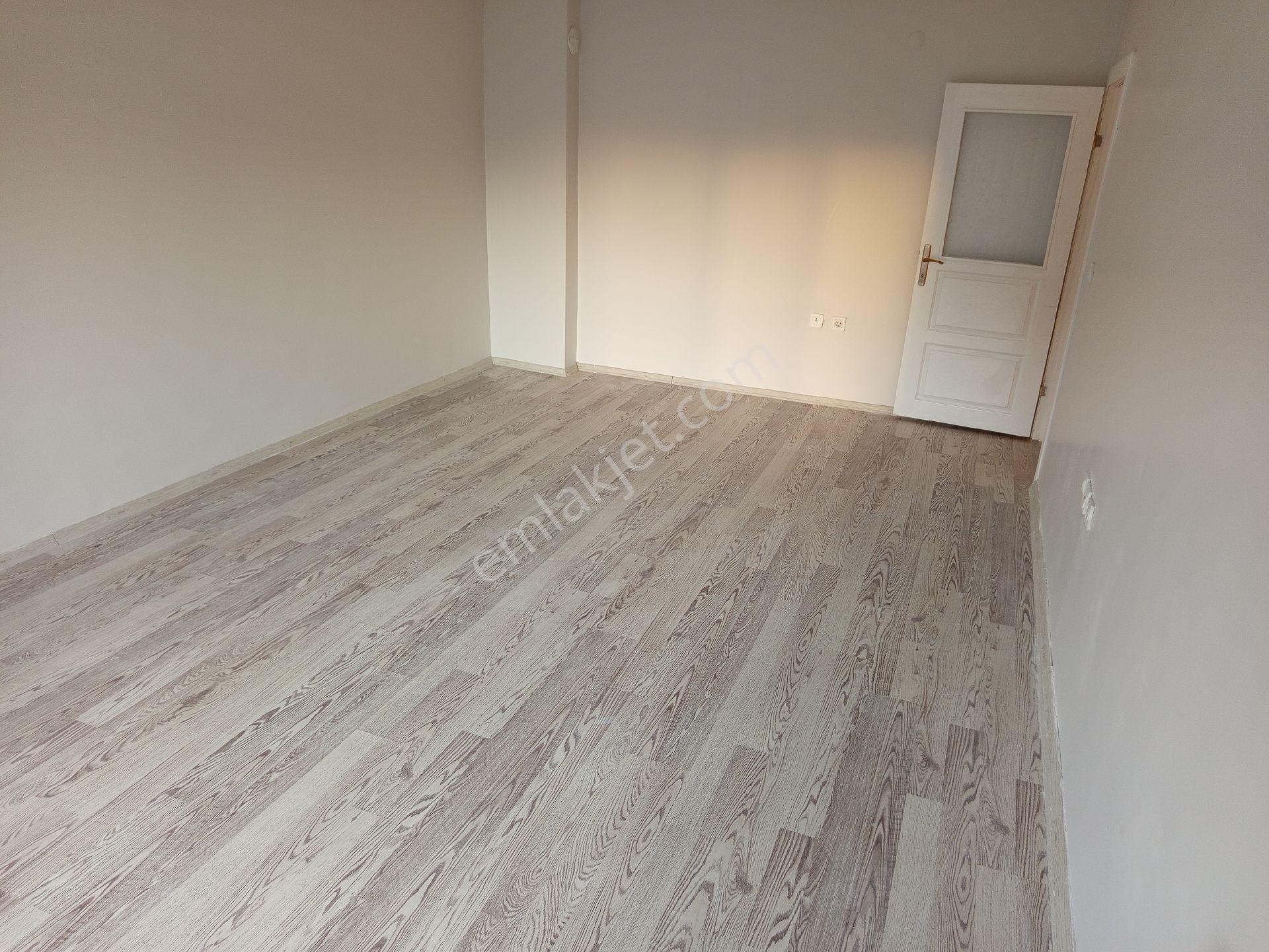 Melih Gökçek Bulvarına Bir Bina 29 Ekimde 3+1 Arakat Kiralık Daire Asansörlü Genis Ön Cephe - Görsel 12