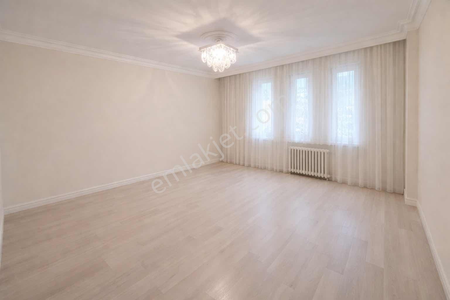 Namazgah Caddesinde Bakımlı 3+1 Daire - Görsel 3