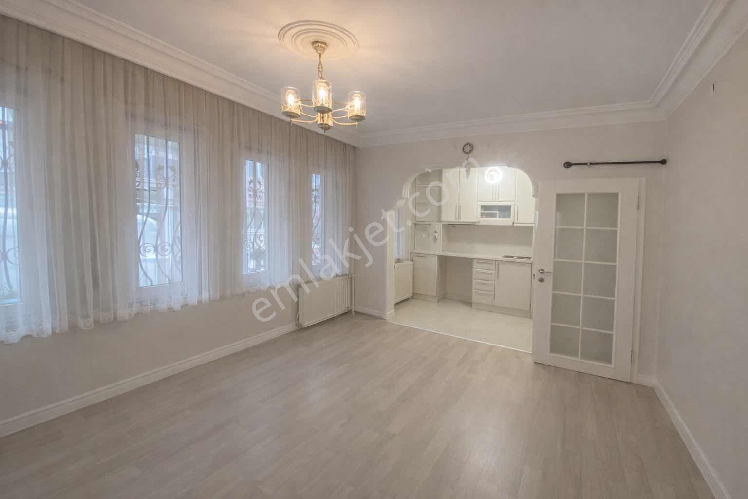 Namazgah Caddesinde Bakımlı 3+1 Daire - Görsel 8