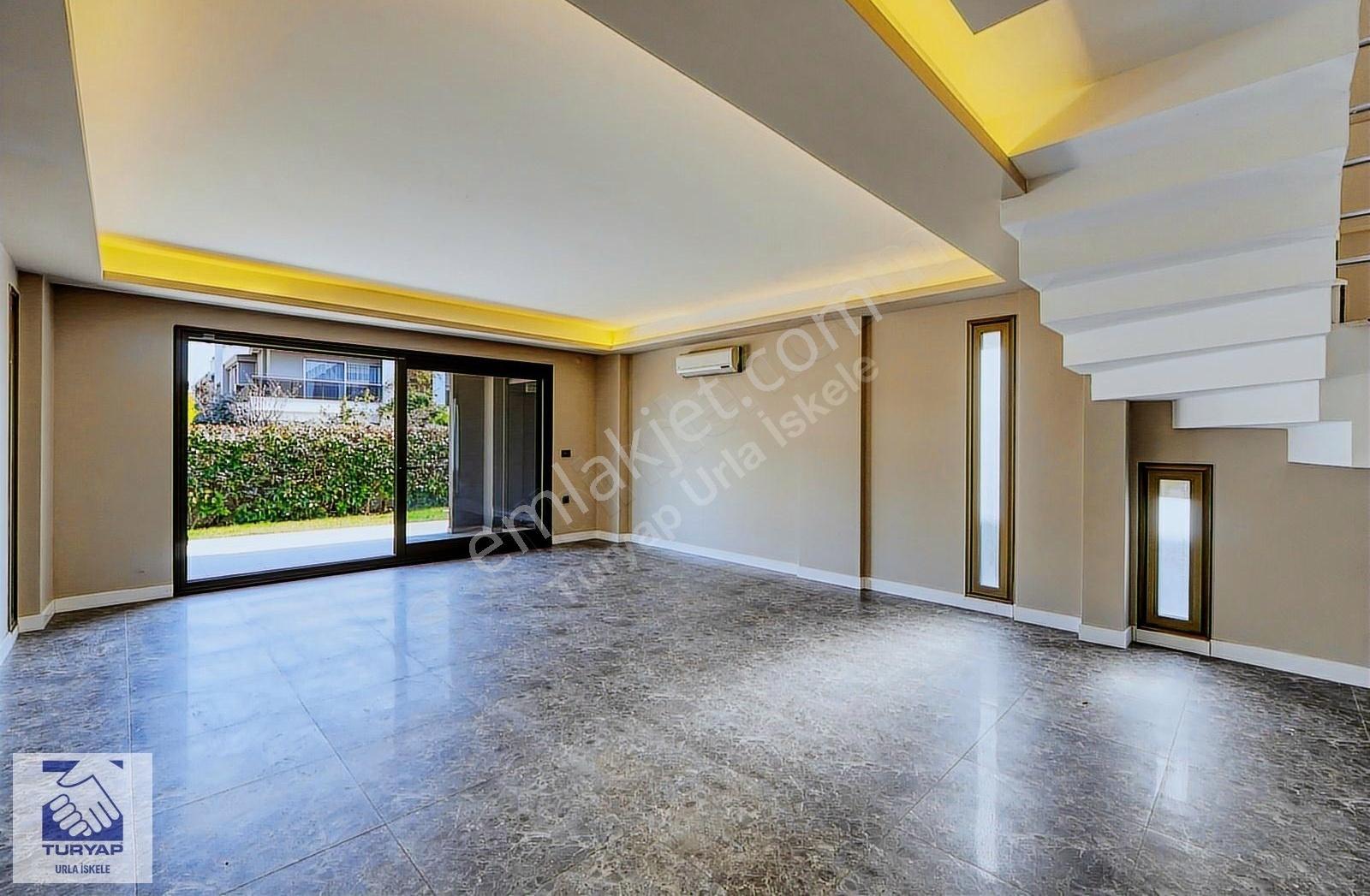 Urla Atatürk Mah.site İçersinde Tam Müstakil Satılık Villa - Görsel 2