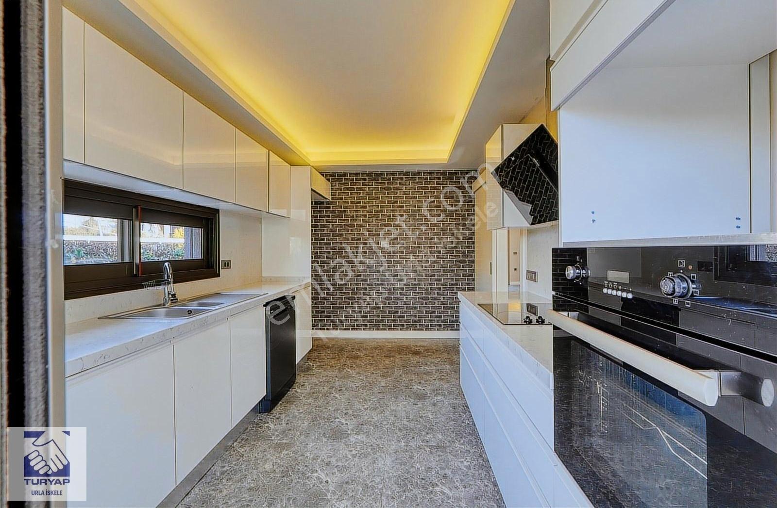 Urla Atatürk Mah.site İçersinde Tam Müstakil Satılık Villa - Görsel 6