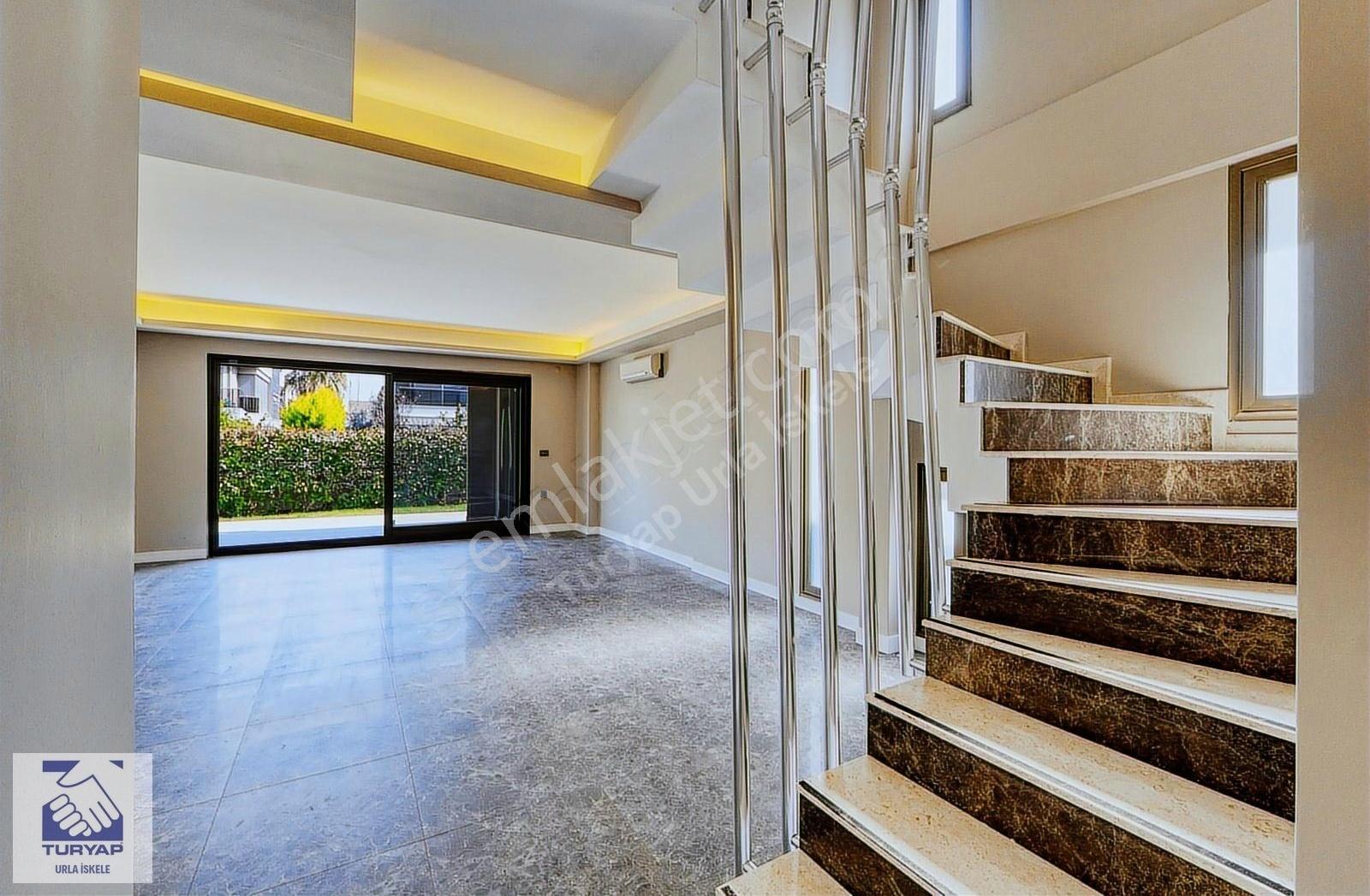 Urla Atatürk Mah.site İçersinde Tam Müstakil Satılık Villa - Görsel 7