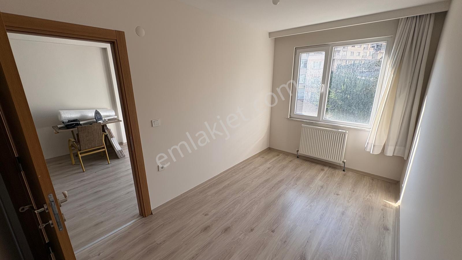 Marmara Üni.yakını,site İçi, Ön Cephe Ayrı Mutfaklı 2+1 Balkonlu - Görsel 21