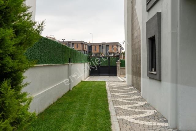 Kuşadası Karaova'da Denize Ve Awm'ye Yakın 3+1 Eşyalı Villa - Görsel 2