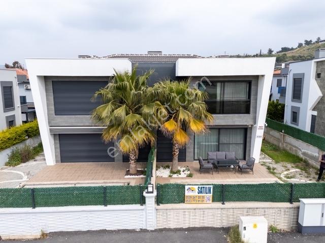 Kuşadası Karaova'da Denize Ve Awm'ye Yakın 3+1 Eşyalı Villa - Görsel 4