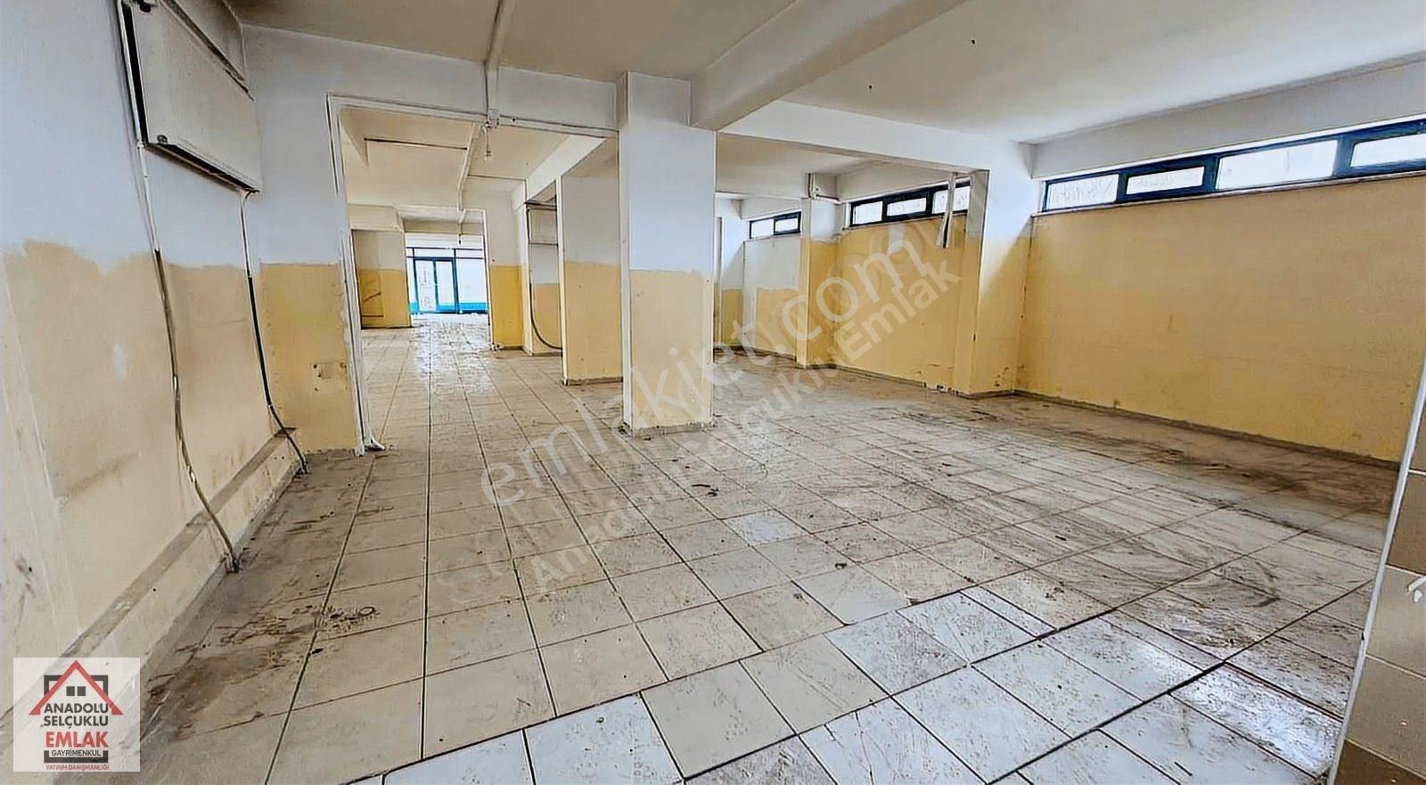Menzil Caddesi Köşe Dükkan: 675m² Geniş Alan, Yüksek Potansiyel - Görsel 2