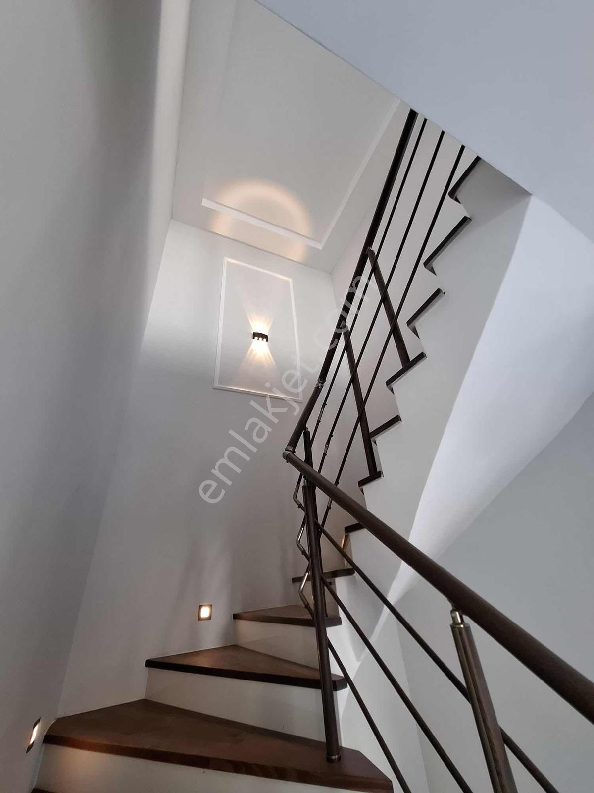 Akarca'da Müstakil Havuzlu Satılık Tripleks Villa - Görsel 18